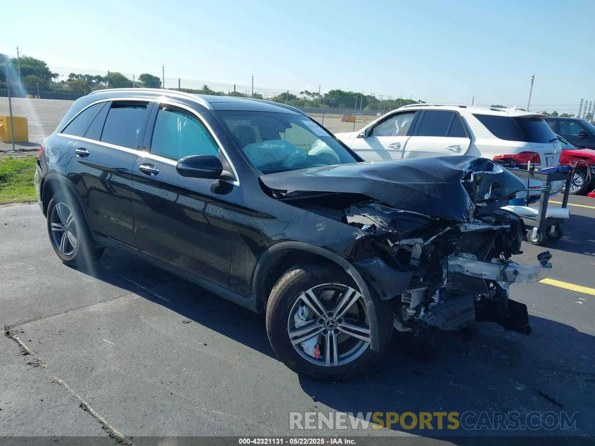 1 Photograph of a damaged car W1N0G8DB1LF791414 MERCEDES-BENZ GLC 300 2020