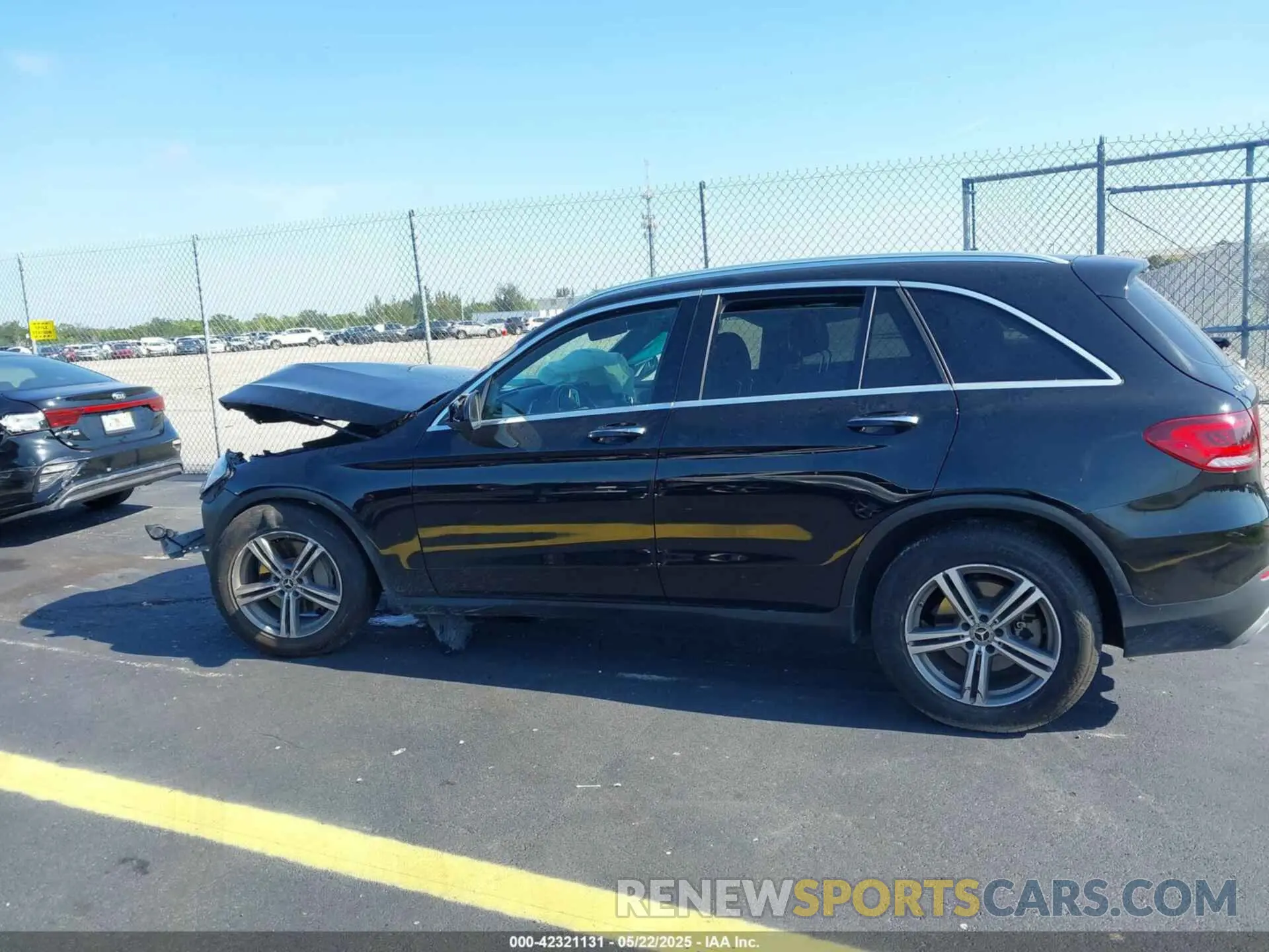 14 Photograph of a damaged car W1N0G8DB1LF791414 MERCEDES-BENZ GLC 300 2020