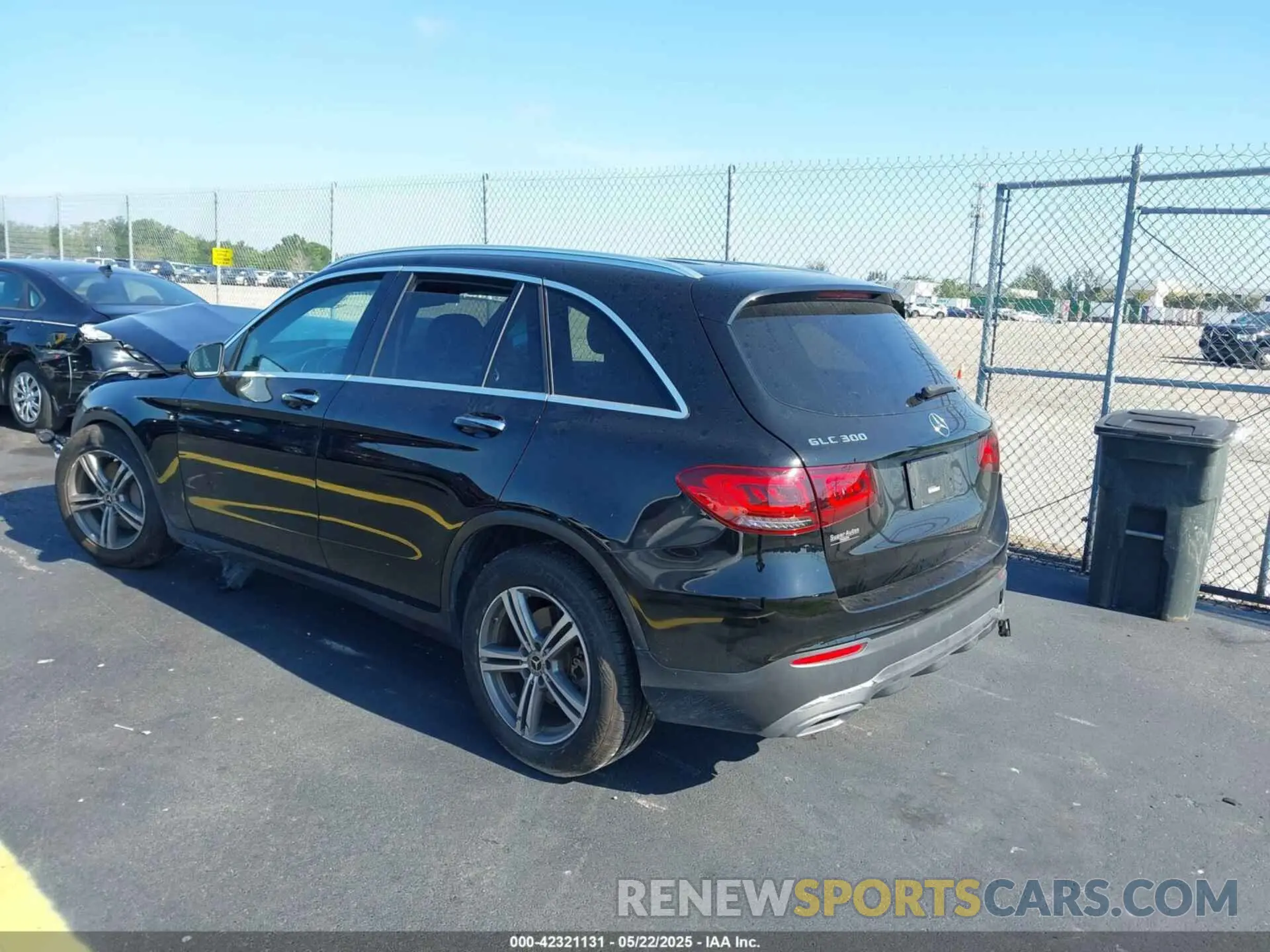 3 Photograph of a damaged car W1N0G8DB1LF791414 MERCEDES-BENZ GLC 300 2020