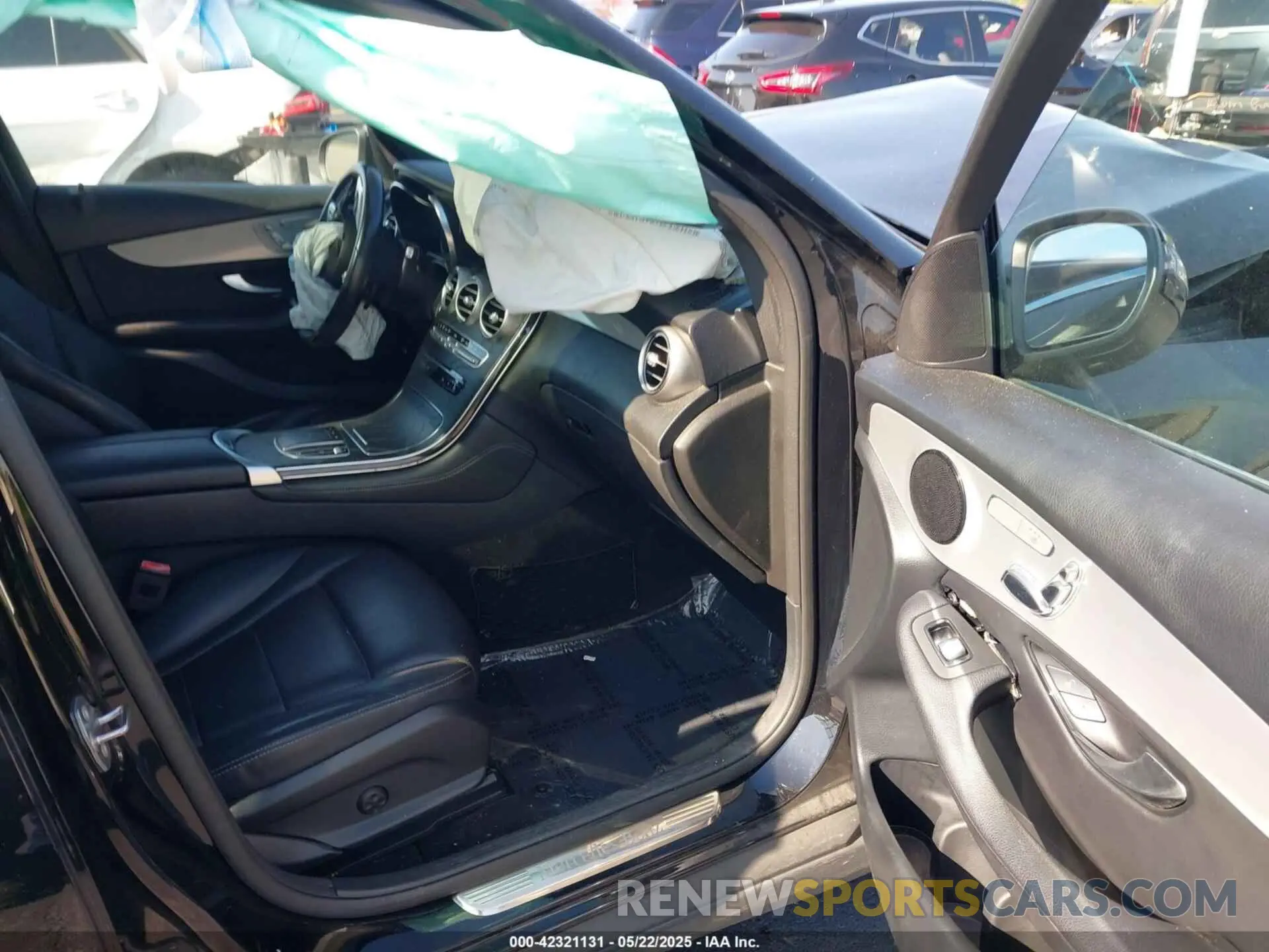 5 Photograph of a damaged car W1N0G8DB1LF791414 MERCEDES-BENZ GLC 300 2020