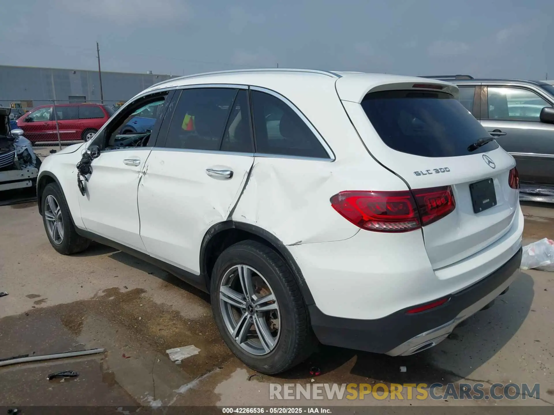3 Photograph of a damaged car W1N0G8DB2LF769650 MERCEDES-BENZ GLC 300 2020