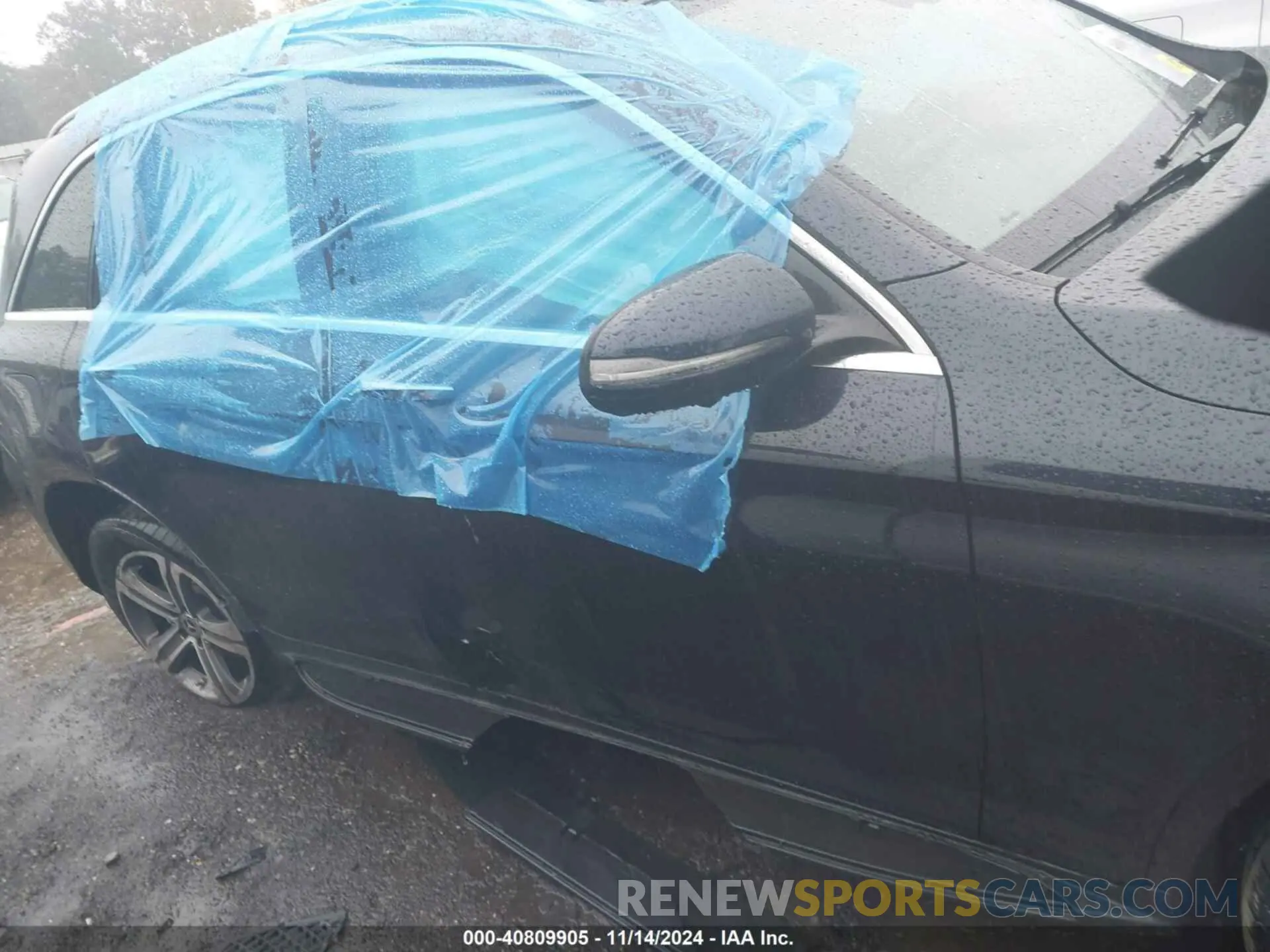 12 Photograph of a damaged car W1N0G8DB3LF778678 MERCEDES-BENZ GLC 300 2020