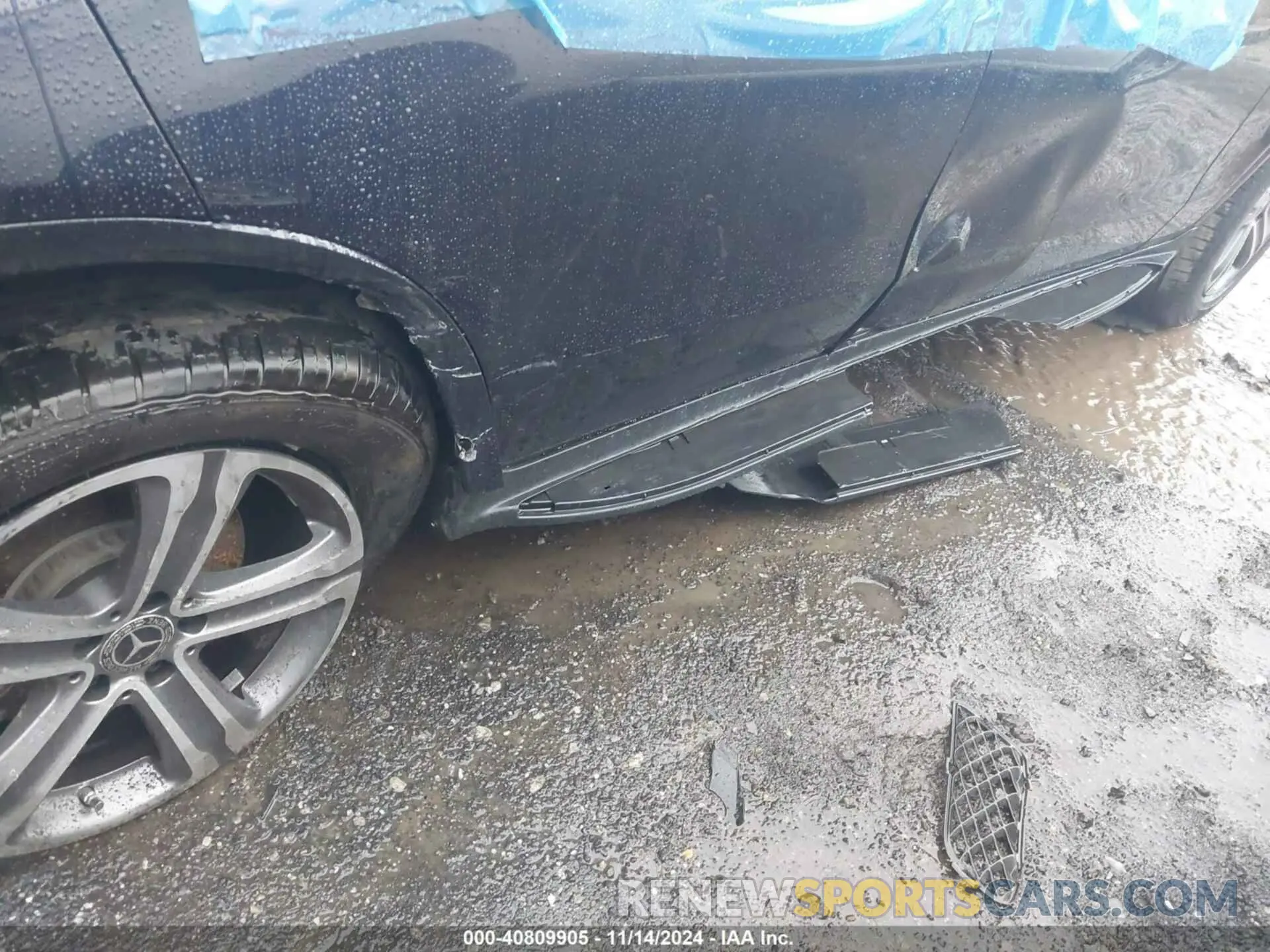 17 Photograph of a damaged car W1N0G8DB3LF778678 MERCEDES-BENZ GLC 300 2020
