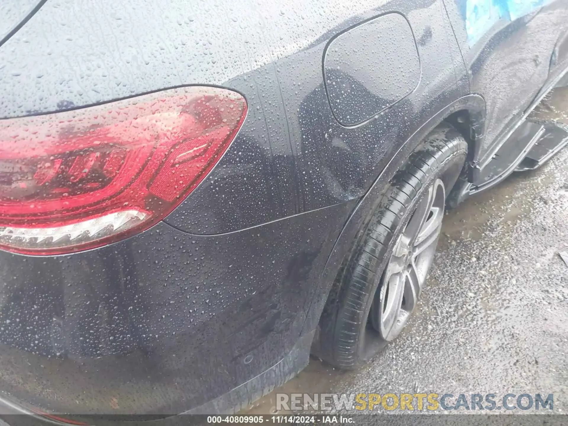 18 Photograph of a damaged car W1N0G8DB3LF778678 MERCEDES-BENZ GLC 300 2020
