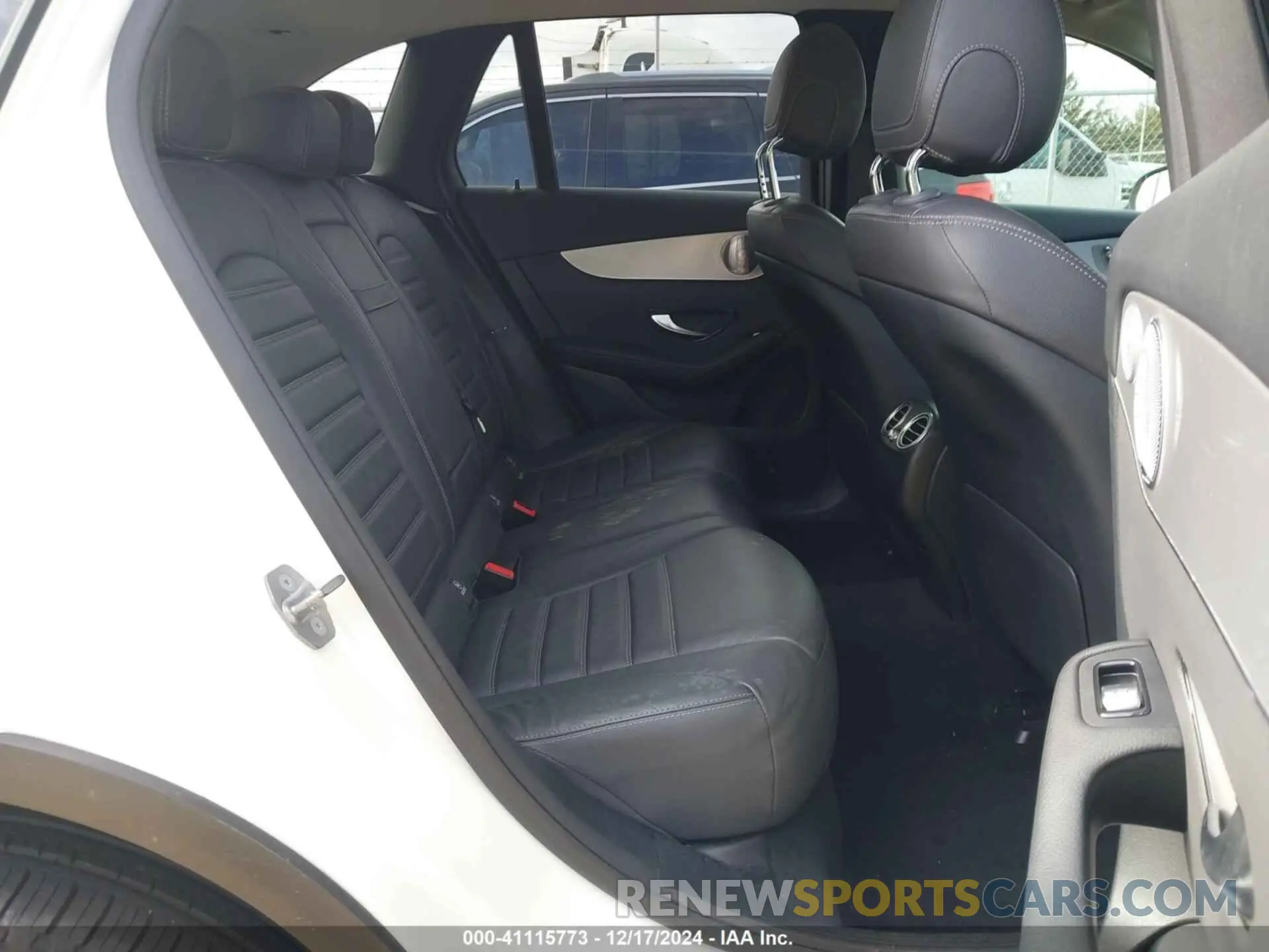8 Photograph of a damaged car W1N0G8DB3LF788157 MERCEDES-BENZ GLC 300 2020