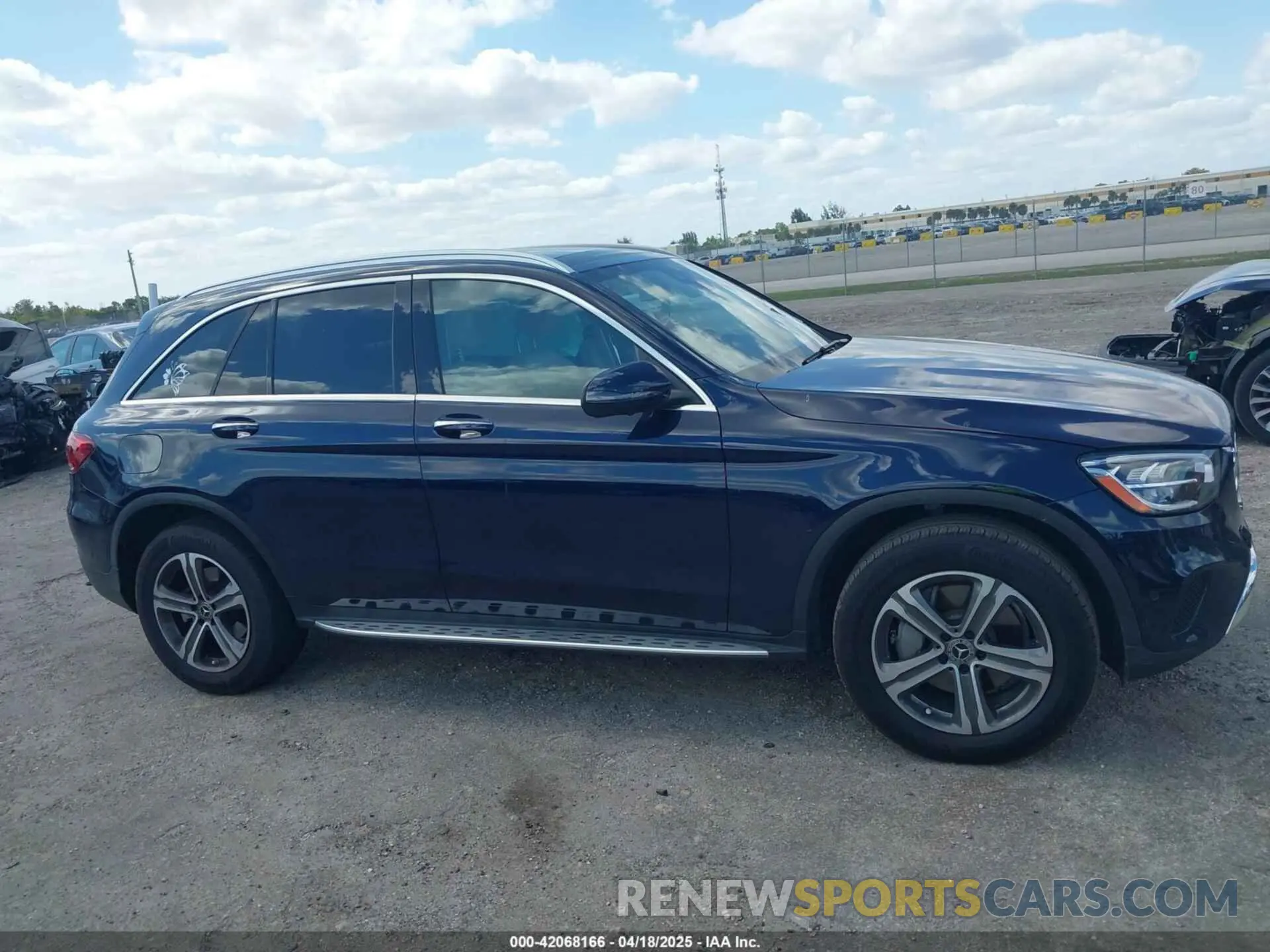 13 Photograph of a damaged car W1N0G8DB6LF798343 MERCEDES-BENZ GLC 300 2020