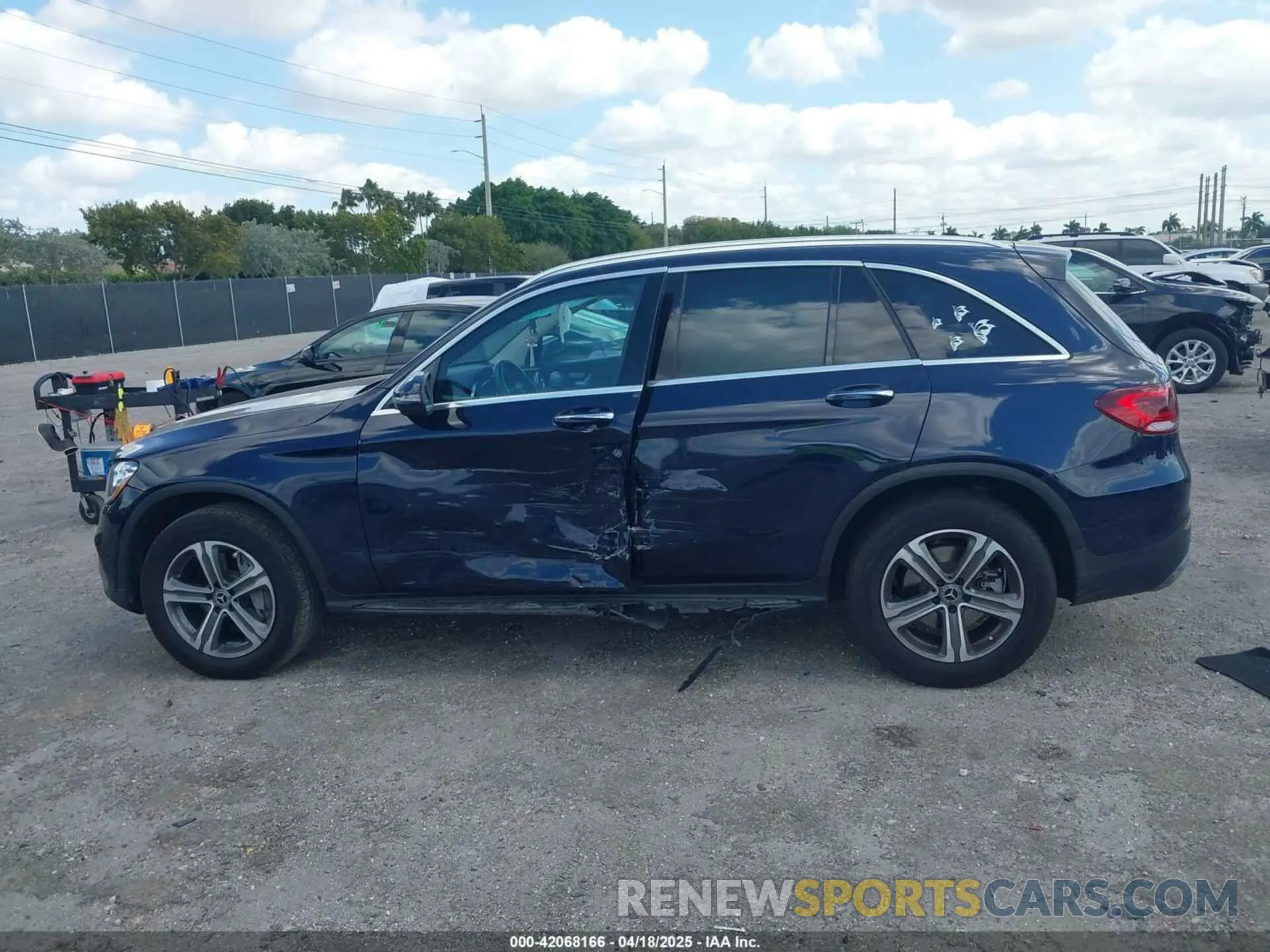 14 Photograph of a damaged car W1N0G8DB6LF798343 MERCEDES-BENZ GLC 300 2020