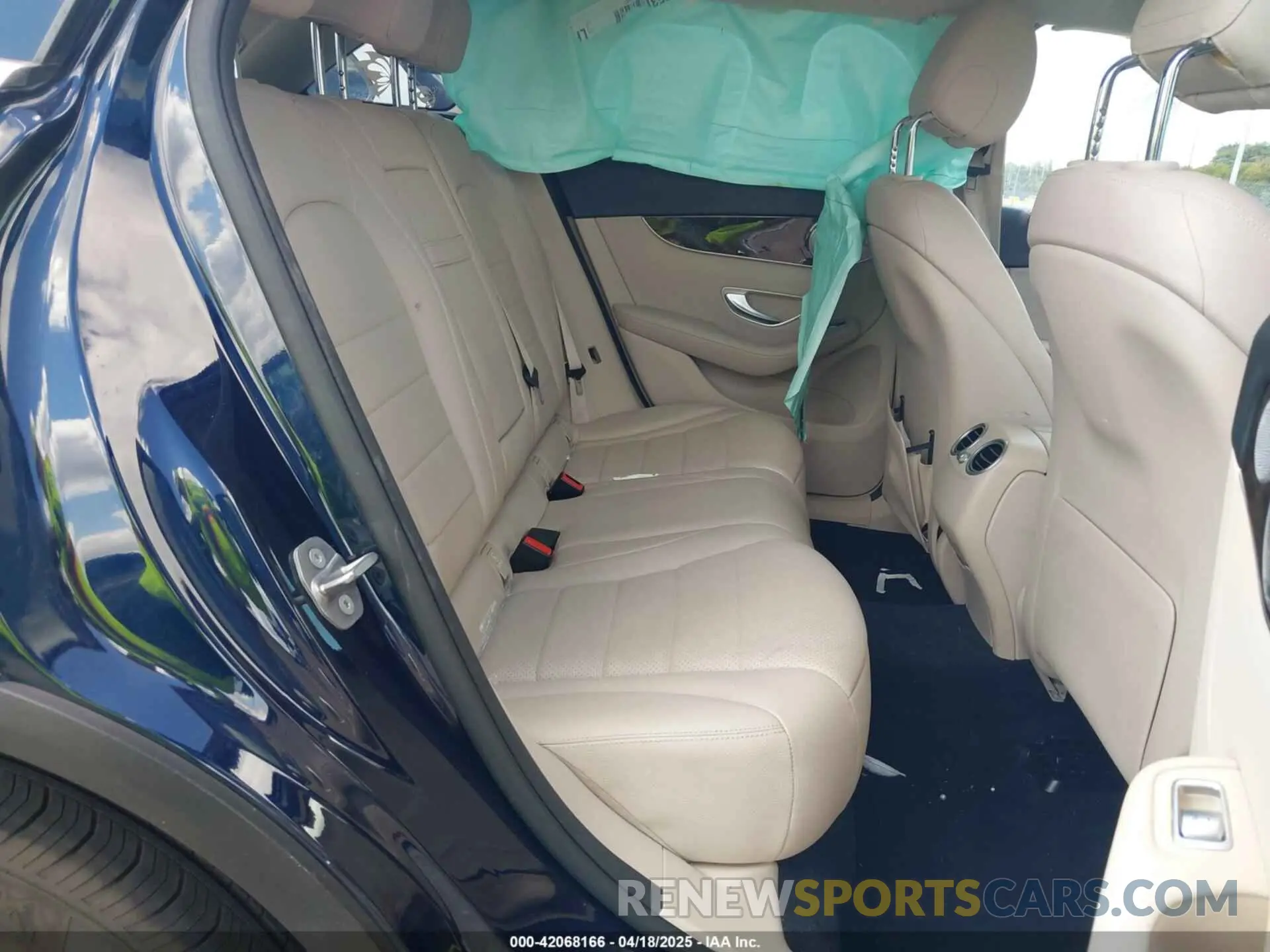 8 Photograph of a damaged car W1N0G8DB6LF798343 MERCEDES-BENZ GLC 300 2020