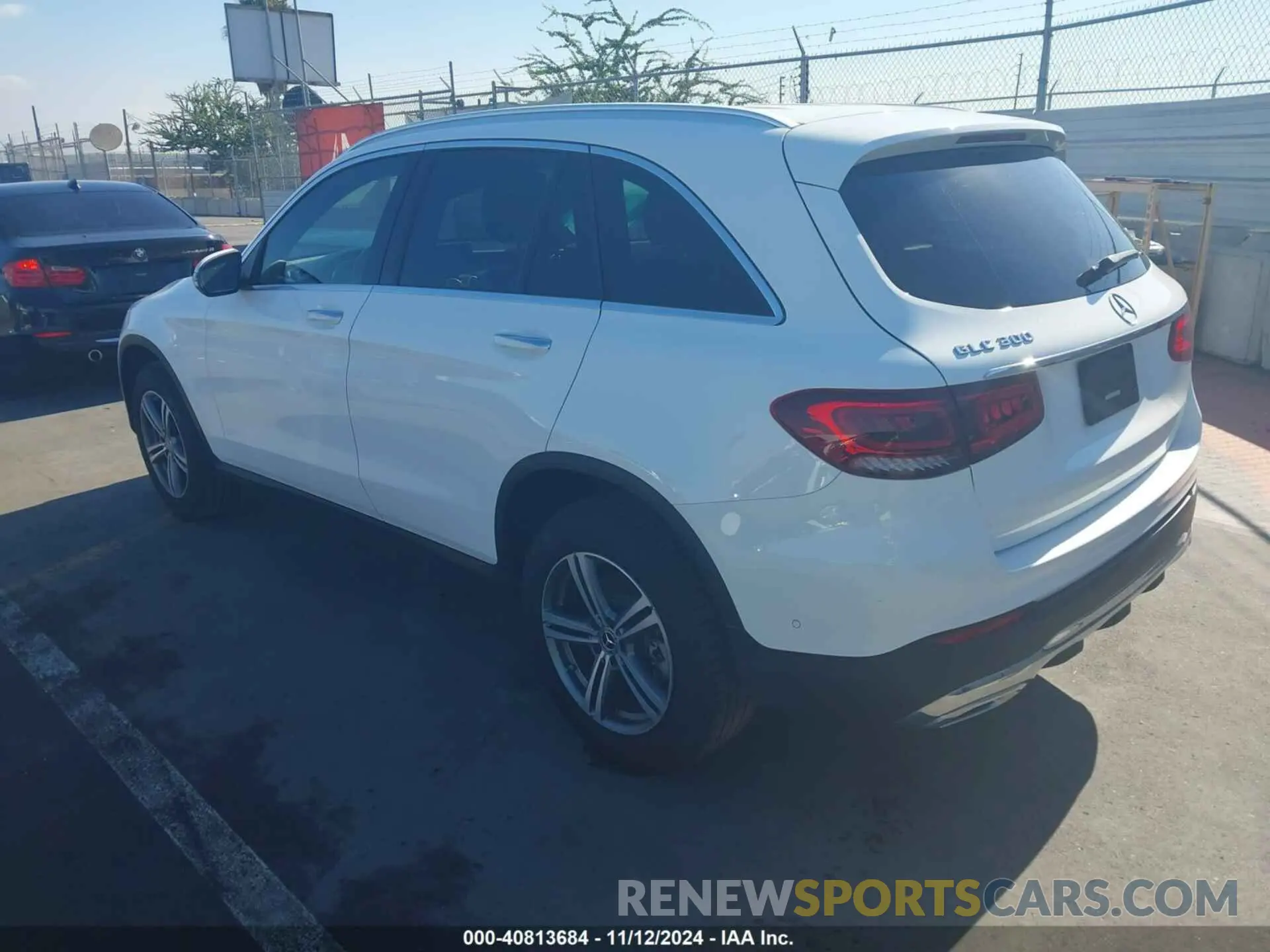 3 Photograph of a damaged car W1N0G8DB7LF808880 MERCEDES-BENZ GLC 300 2020