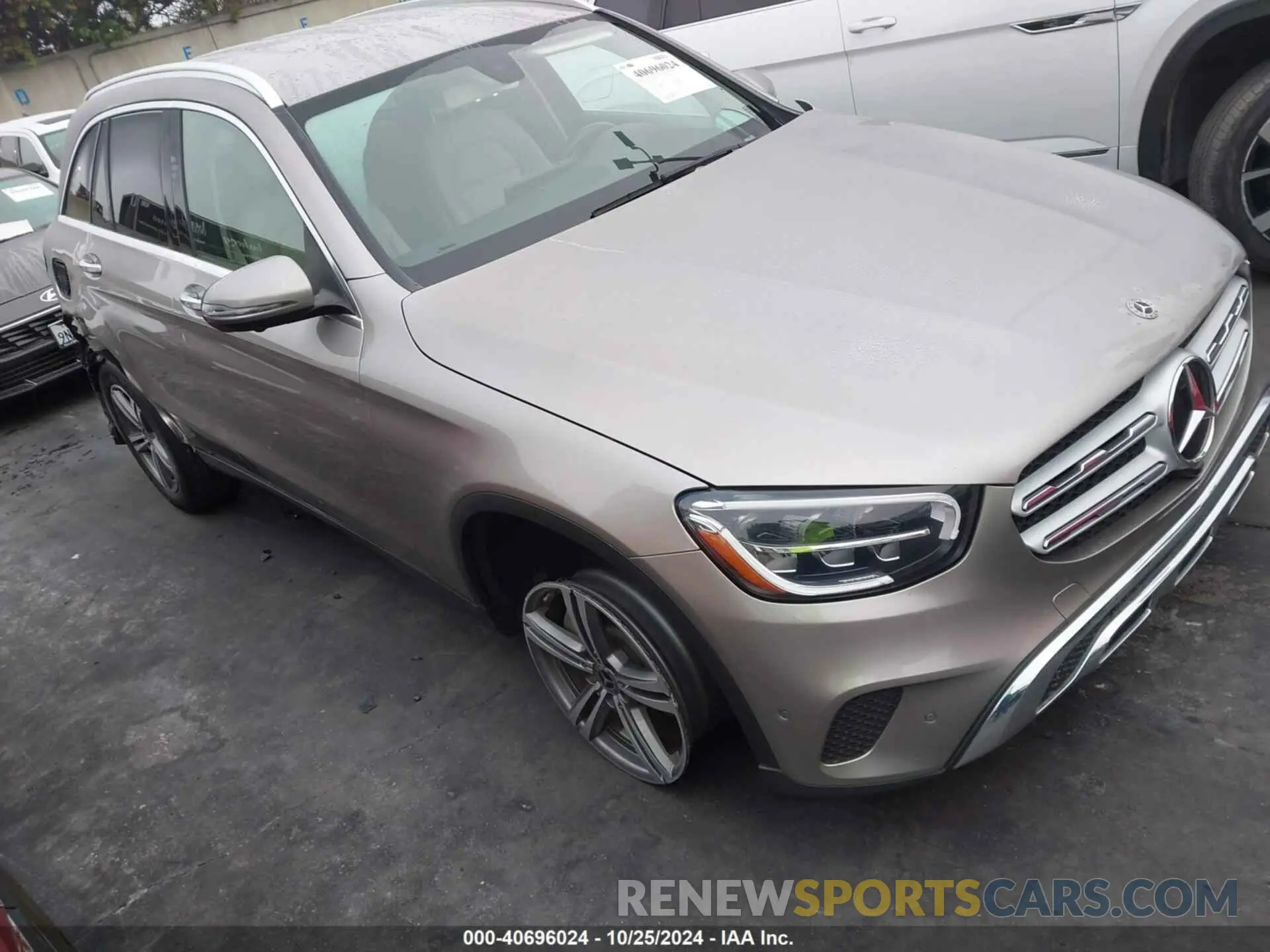 1 Photograph of a damaged car W1N0G8DB8LF814722 MERCEDES-BENZ GLC 300 2020