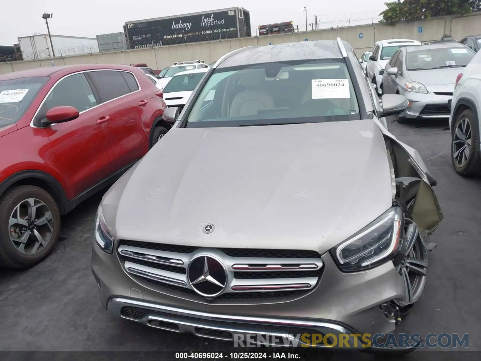 12 Photograph of a damaged car W1N0G8DB8LF814722 MERCEDES-BENZ GLC 300 2020