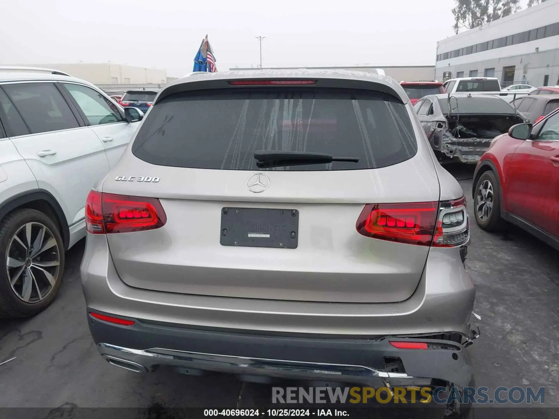 16 Photograph of a damaged car W1N0G8DB8LF814722 MERCEDES-BENZ GLC 300 2020