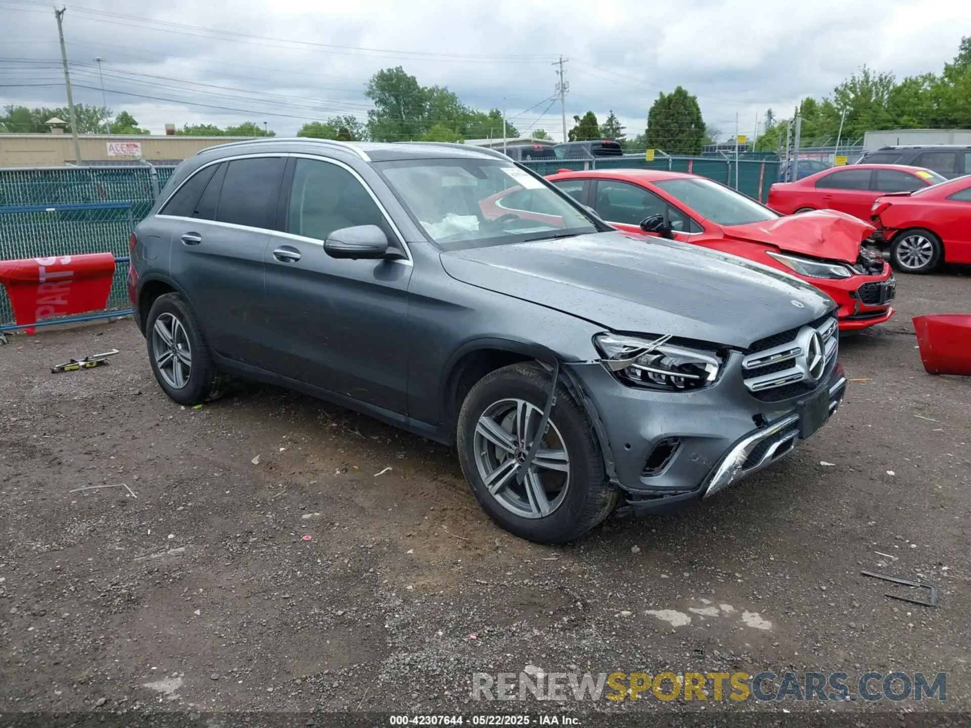1 Photograph of a damaged car W1N0G8EB2LF815668 MERCEDES-BENZ GLC 300 2020