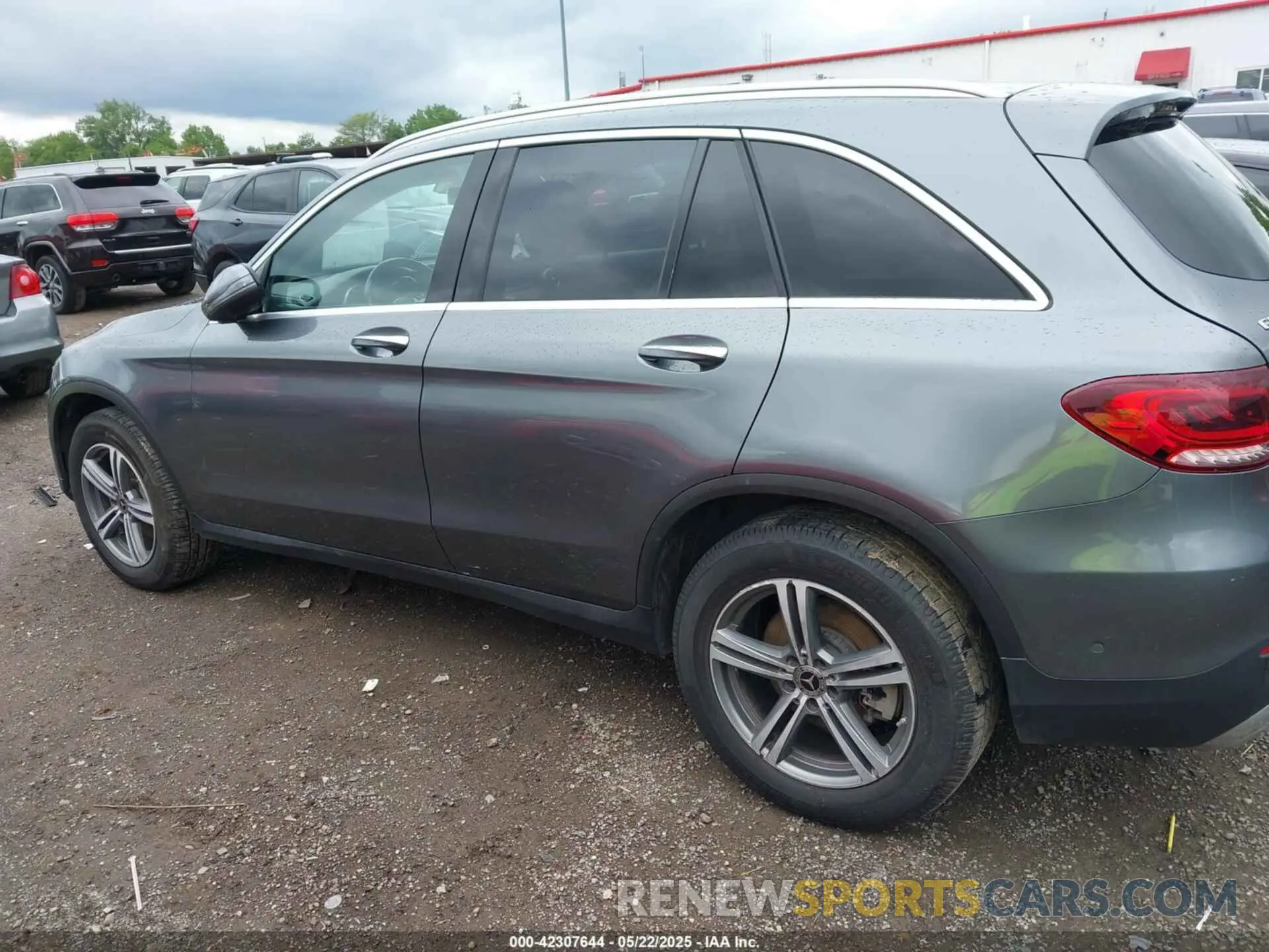 14 Photograph of a damaged car W1N0G8EB2LF815668 MERCEDES-BENZ GLC 300 2020