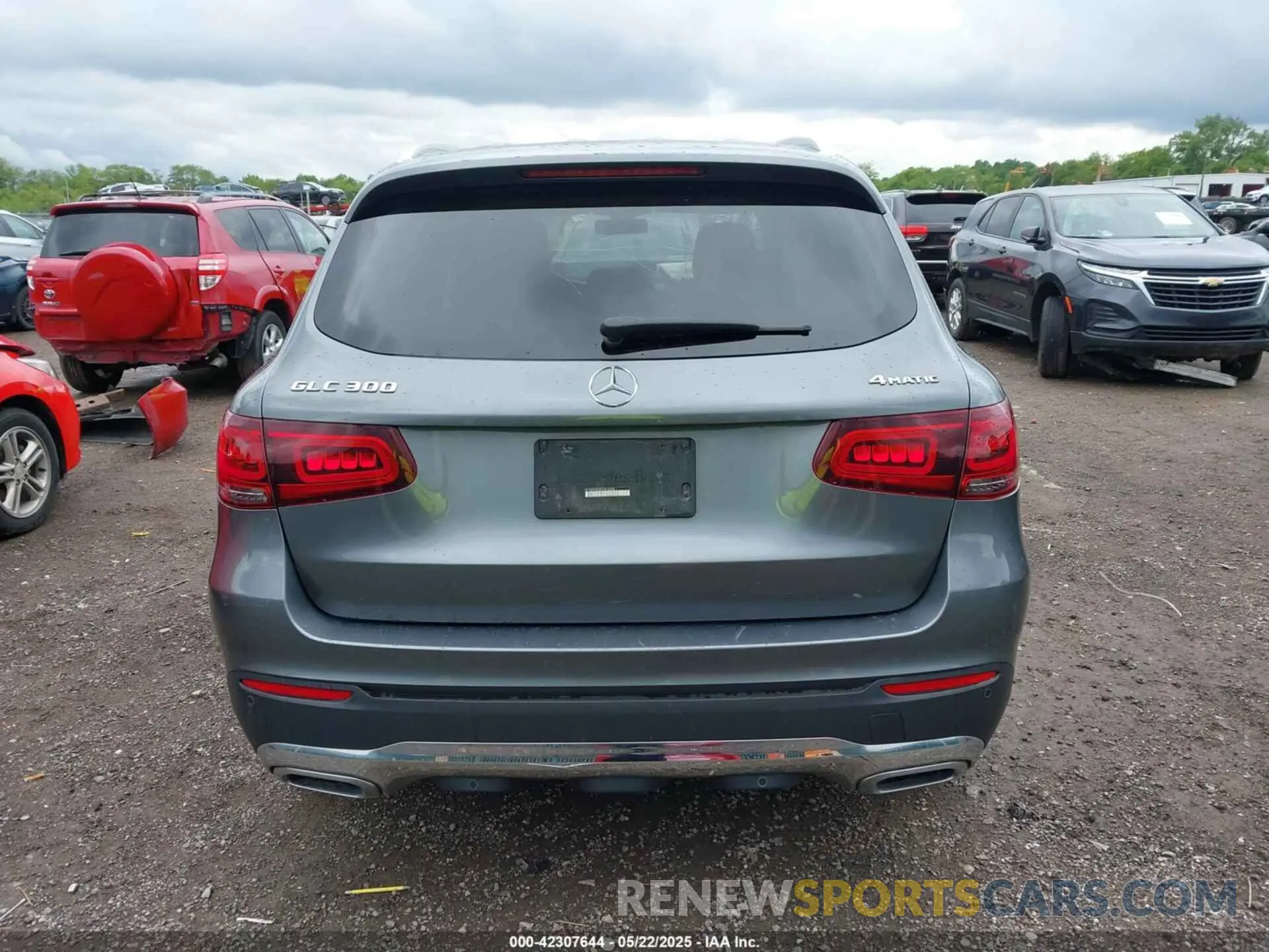 16 Photograph of a damaged car W1N0G8EB2LF815668 MERCEDES-BENZ GLC 300 2020