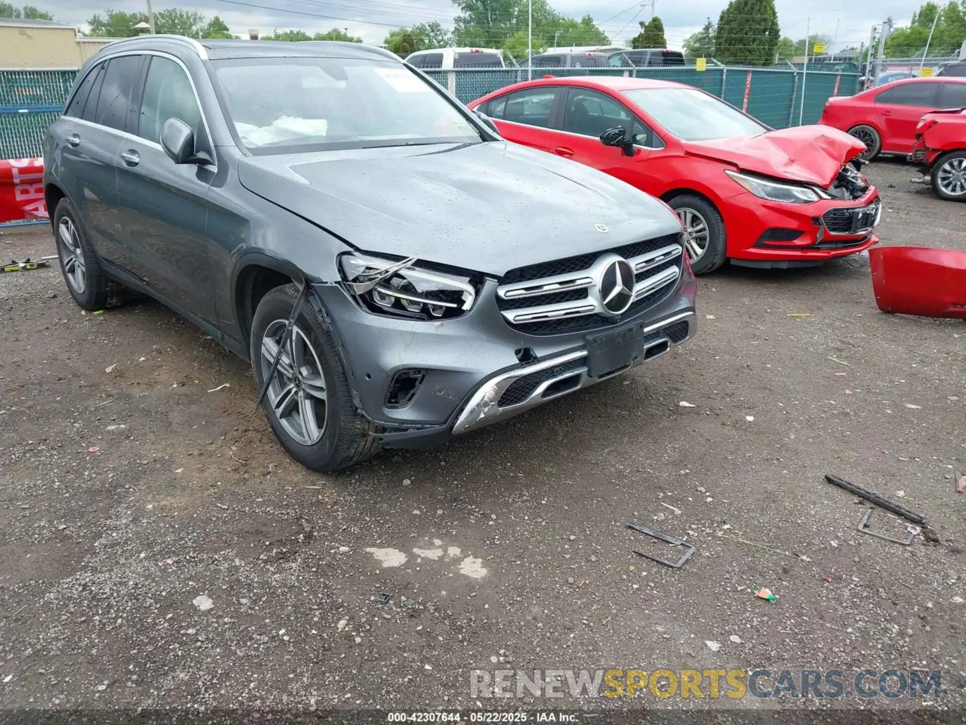 6 Photograph of a damaged car W1N0G8EB2LF815668 MERCEDES-BENZ GLC 300 2020