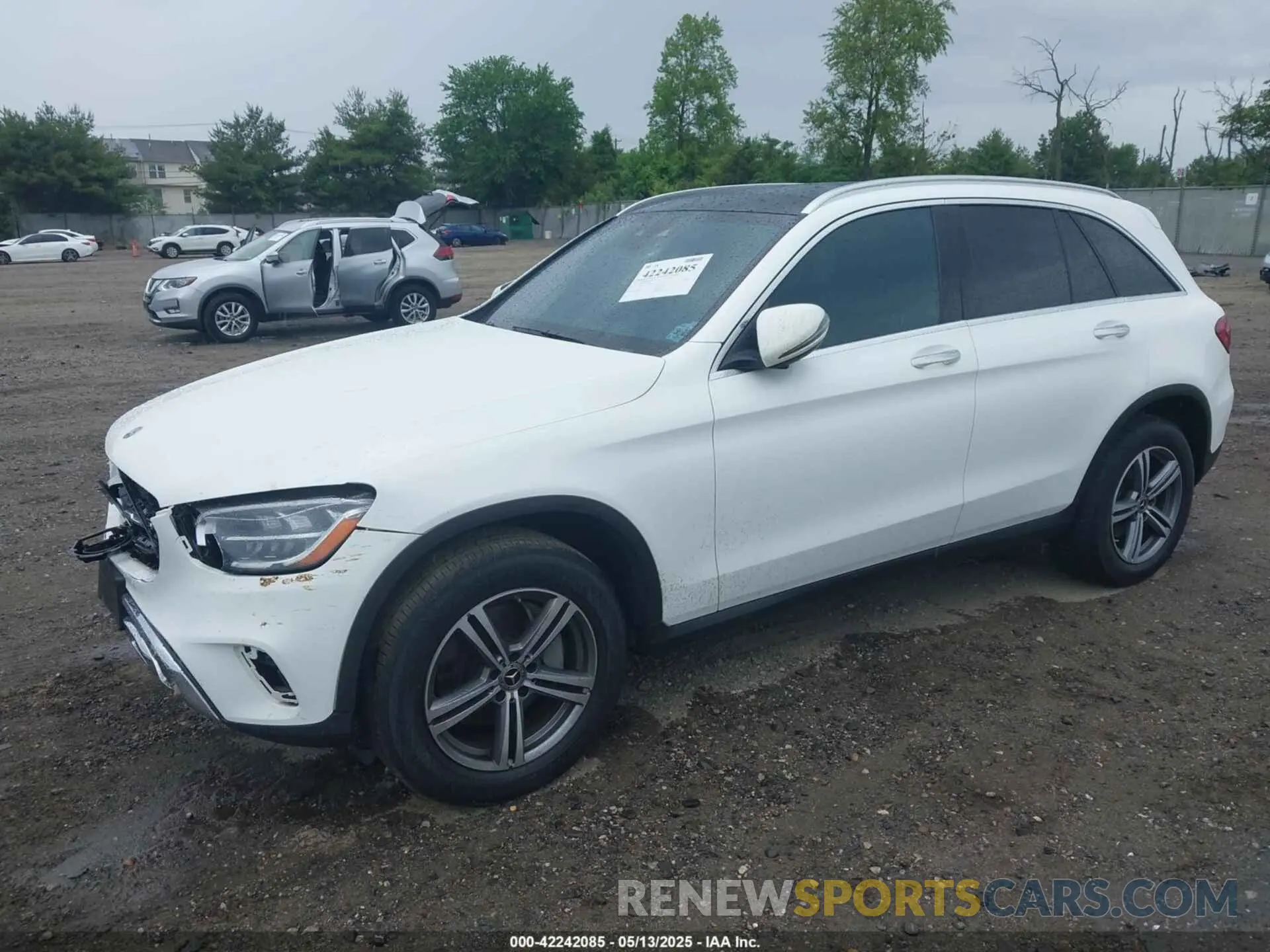 2 Photograph of a damaged car W1N0G8EB3LF813010 MERCEDES-BENZ GLC 300 2020