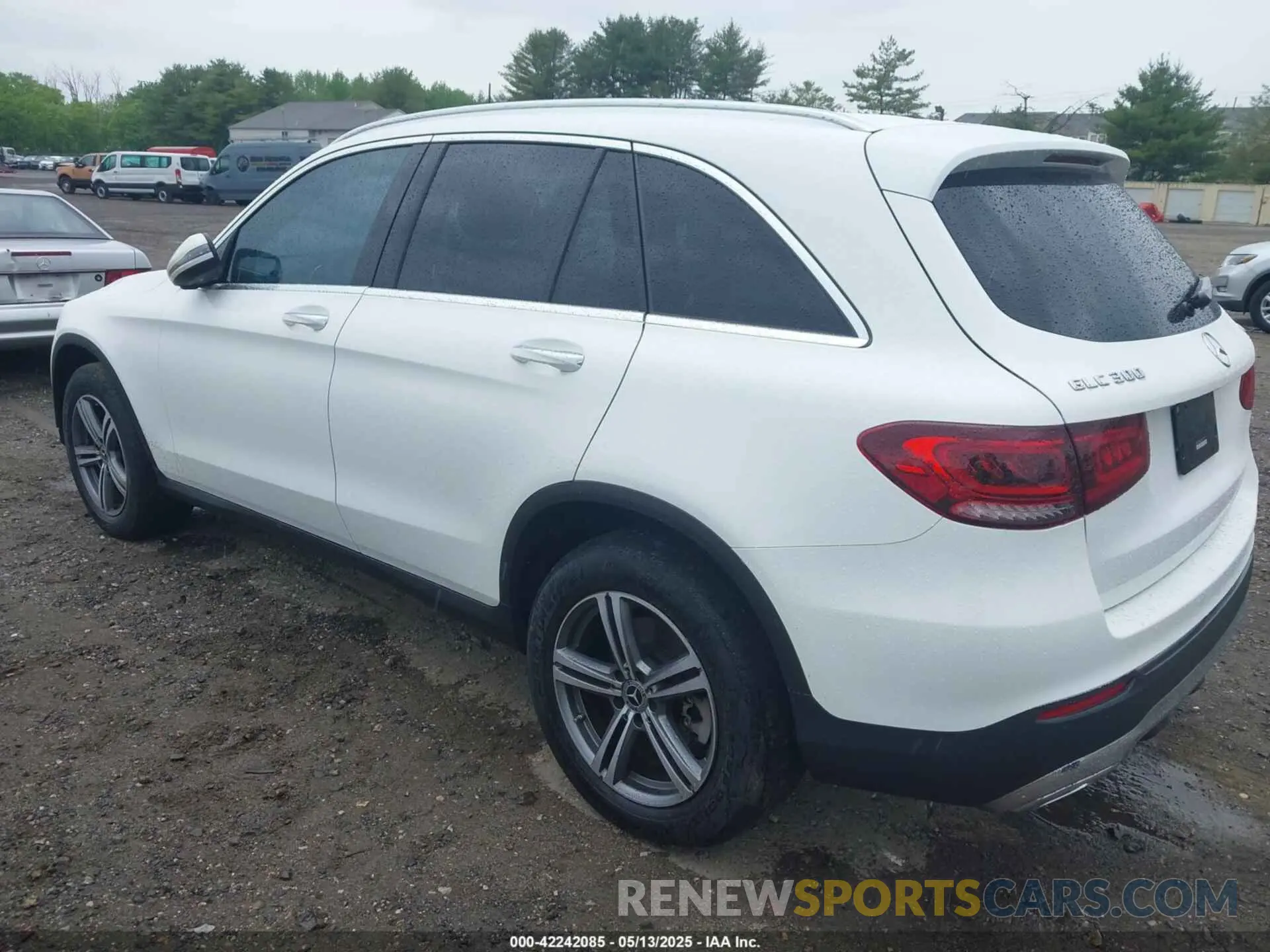 3 Photograph of a damaged car W1N0G8EB3LF813010 MERCEDES-BENZ GLC 300 2020