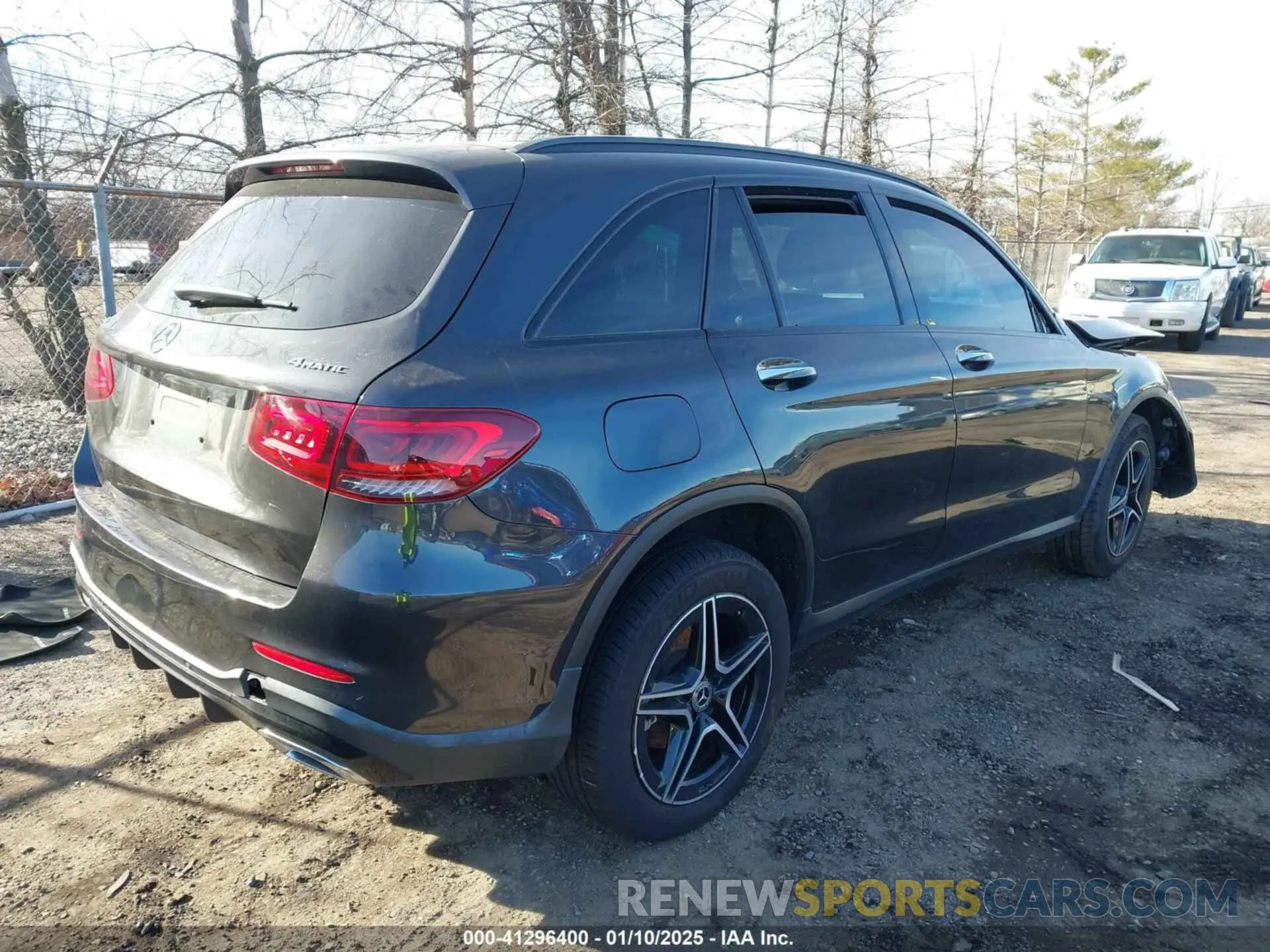 4 Photograph of a damaged car W1N0G8EB3LF815887 MERCEDES-BENZ GLC 300 2020
