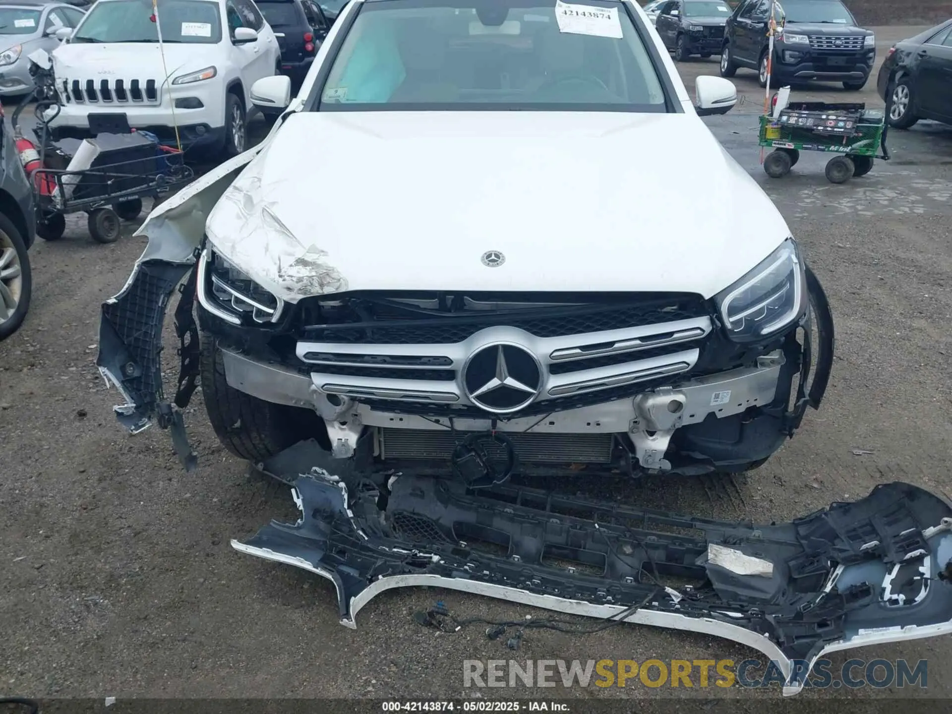 12 Photograph of a damaged car W1N0G8EB3LF850722 MERCEDES-BENZ GLC 300 2020
