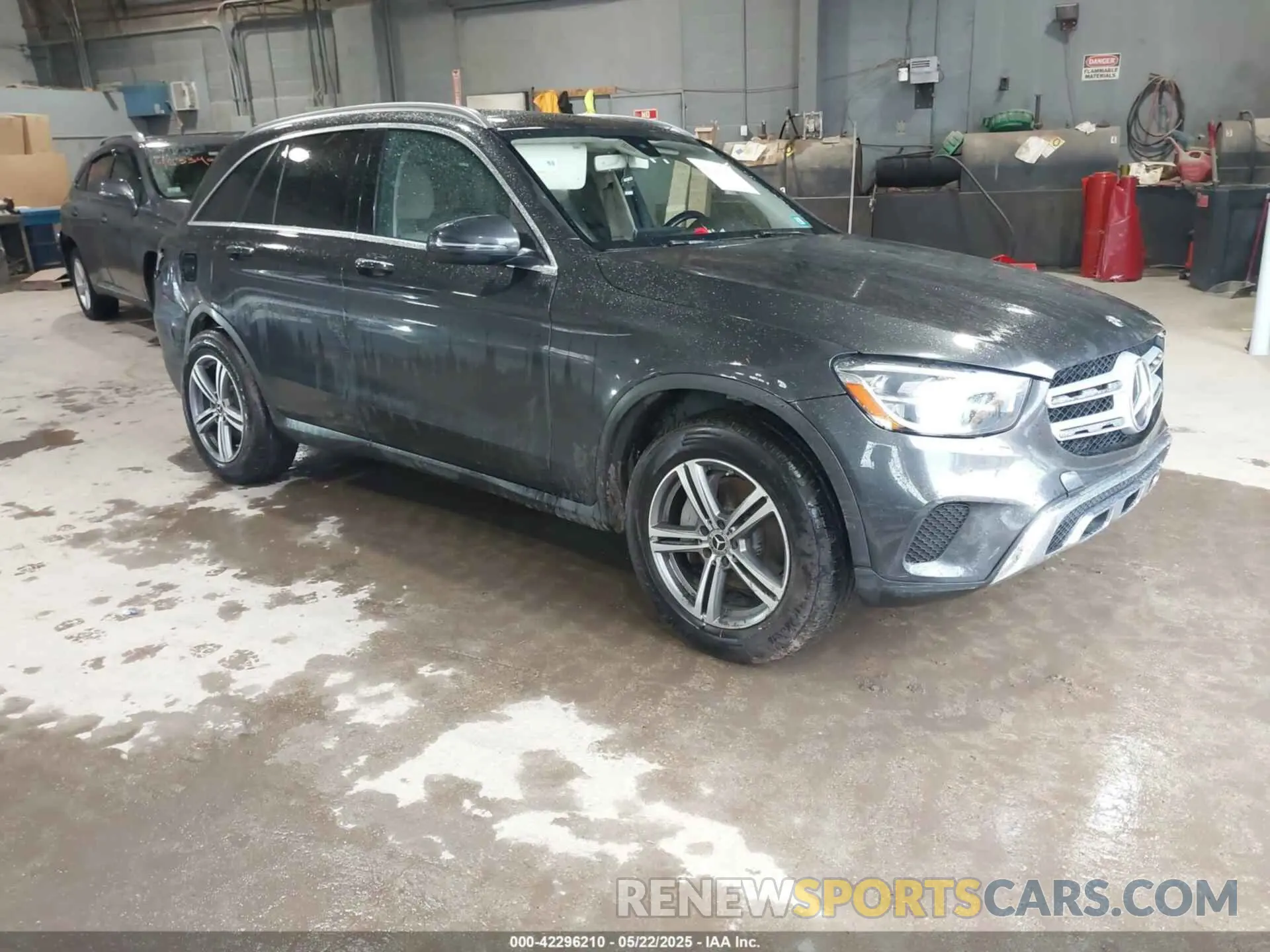 1 Photograph of a damaged car W1N0G8EB4LF841883 MERCEDES-BENZ GLC 300 2020