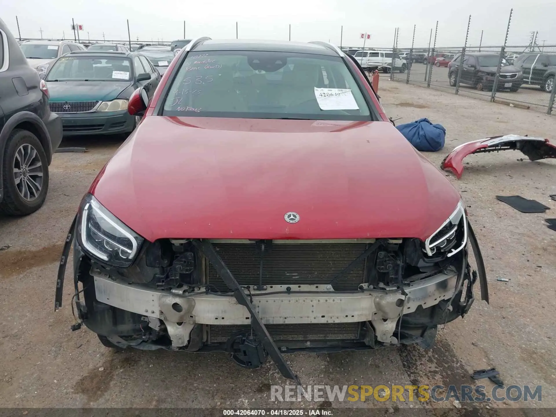 12 Photograph of a damaged car W1N0G8EB8LF761535 MERCEDES-BENZ GLC 300 2020