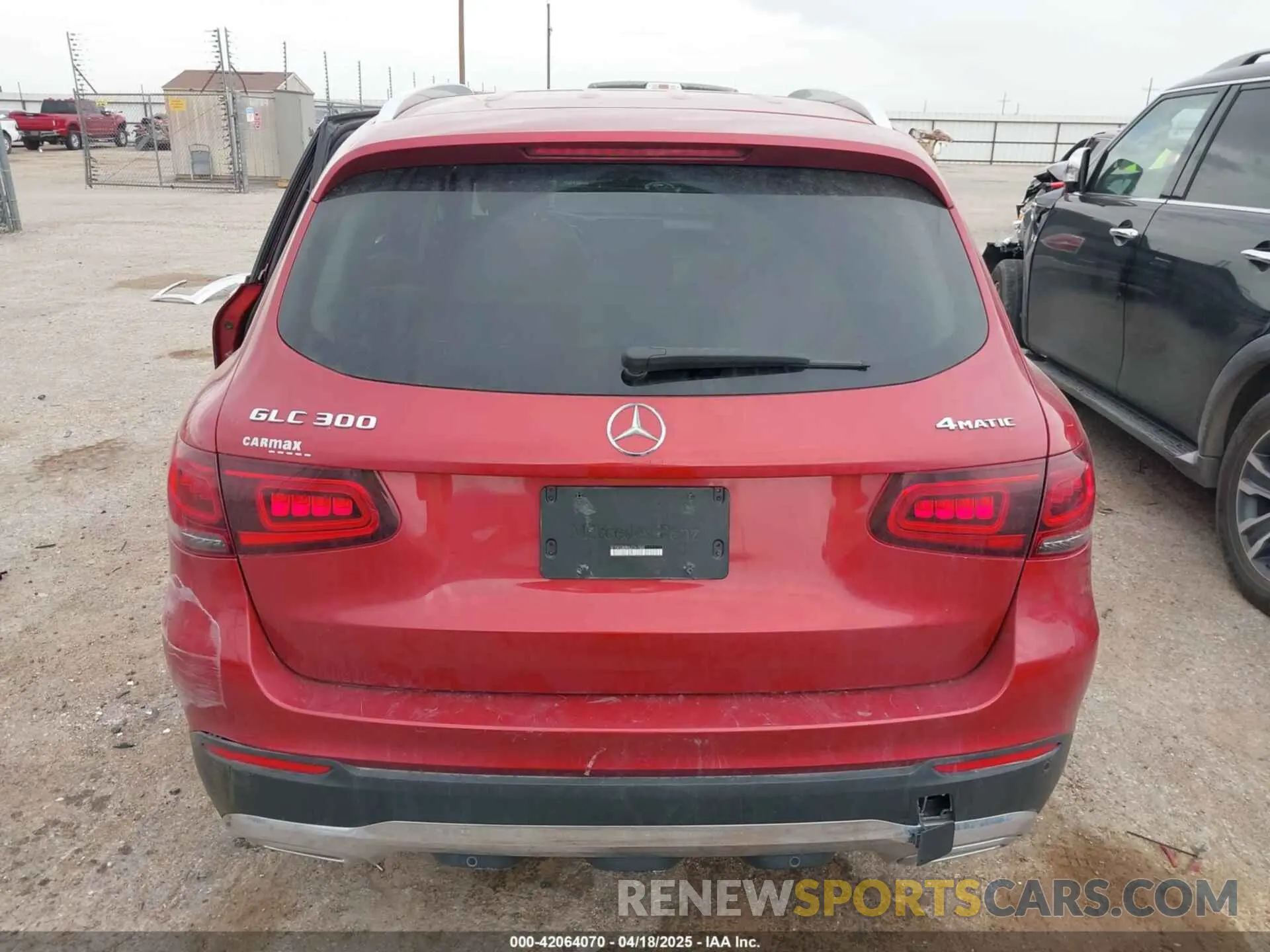 16 Photograph of a damaged car W1N0G8EB8LF761535 MERCEDES-BENZ GLC 300 2020