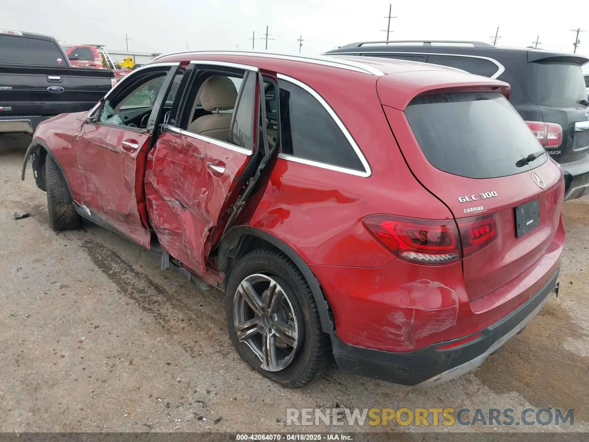 3 Photograph of a damaged car W1N0G8EB8LF761535 MERCEDES-BENZ GLC 300 2020