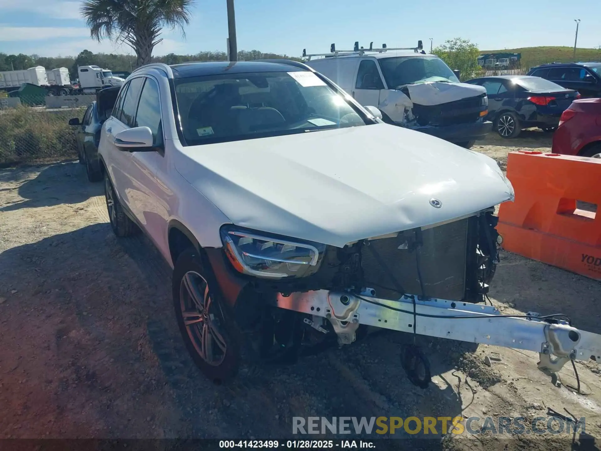 1 Photograph of a damaged car W1N0G8EB8LF763740 MERCEDES-BENZ GLC 300 2020