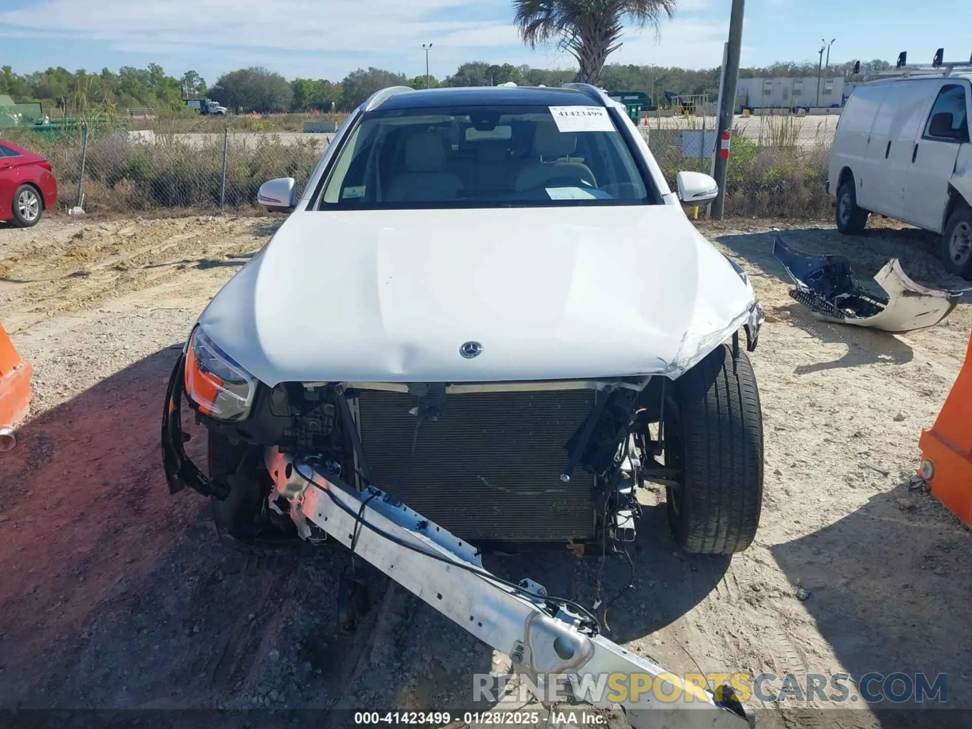 13 Photograph of a damaged car W1N0G8EB8LF763740 MERCEDES-BENZ GLC 300 2020