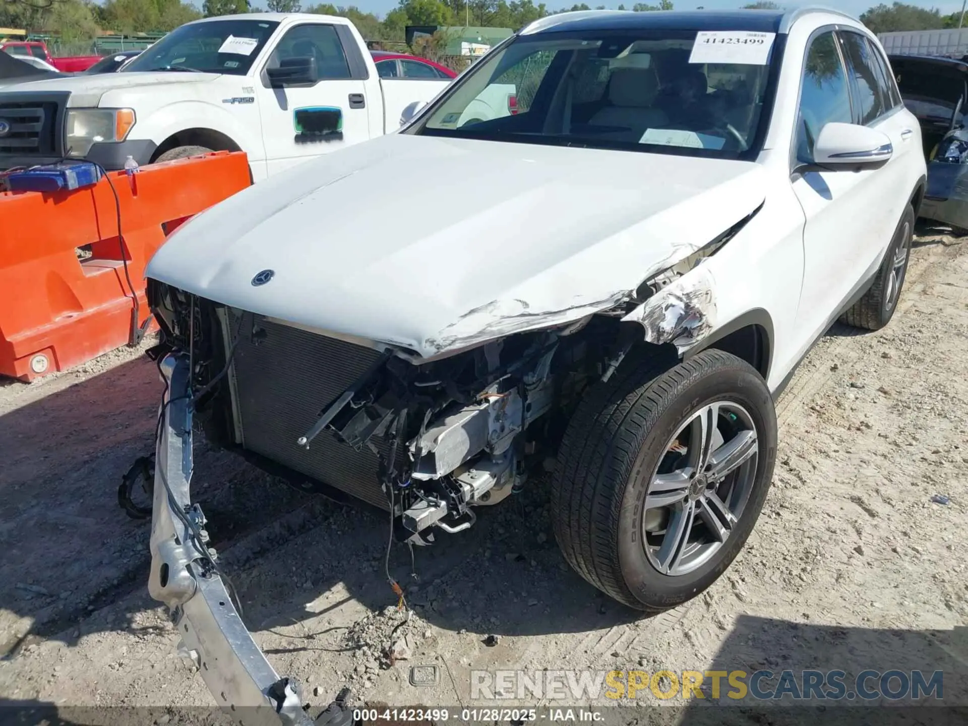 19 Photograph of a damaged car W1N0G8EB8LF763740 MERCEDES-BENZ GLC 300 2020