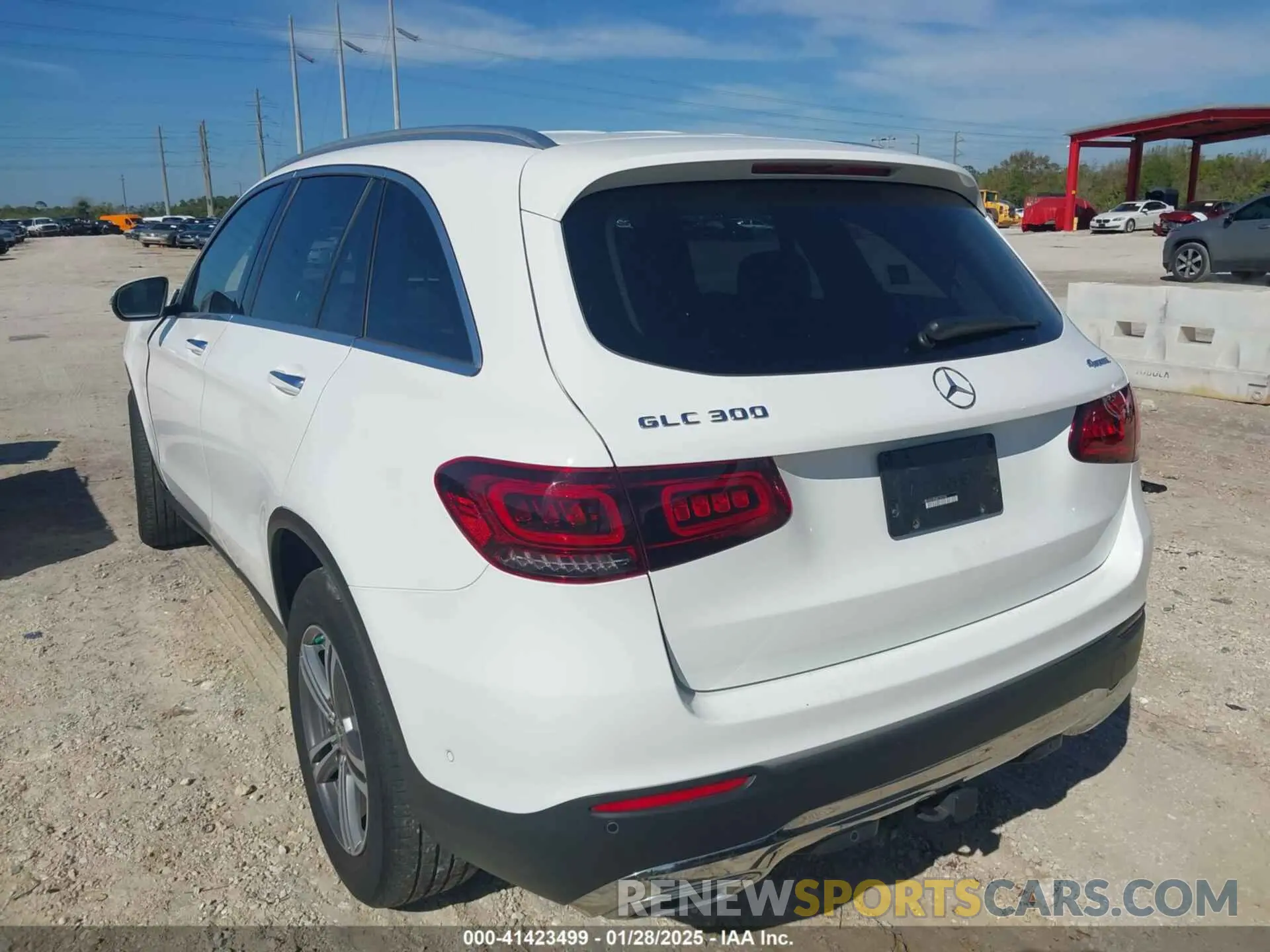 3 Photograph of a damaged car W1N0G8EB8LF763740 MERCEDES-BENZ GLC 300 2020