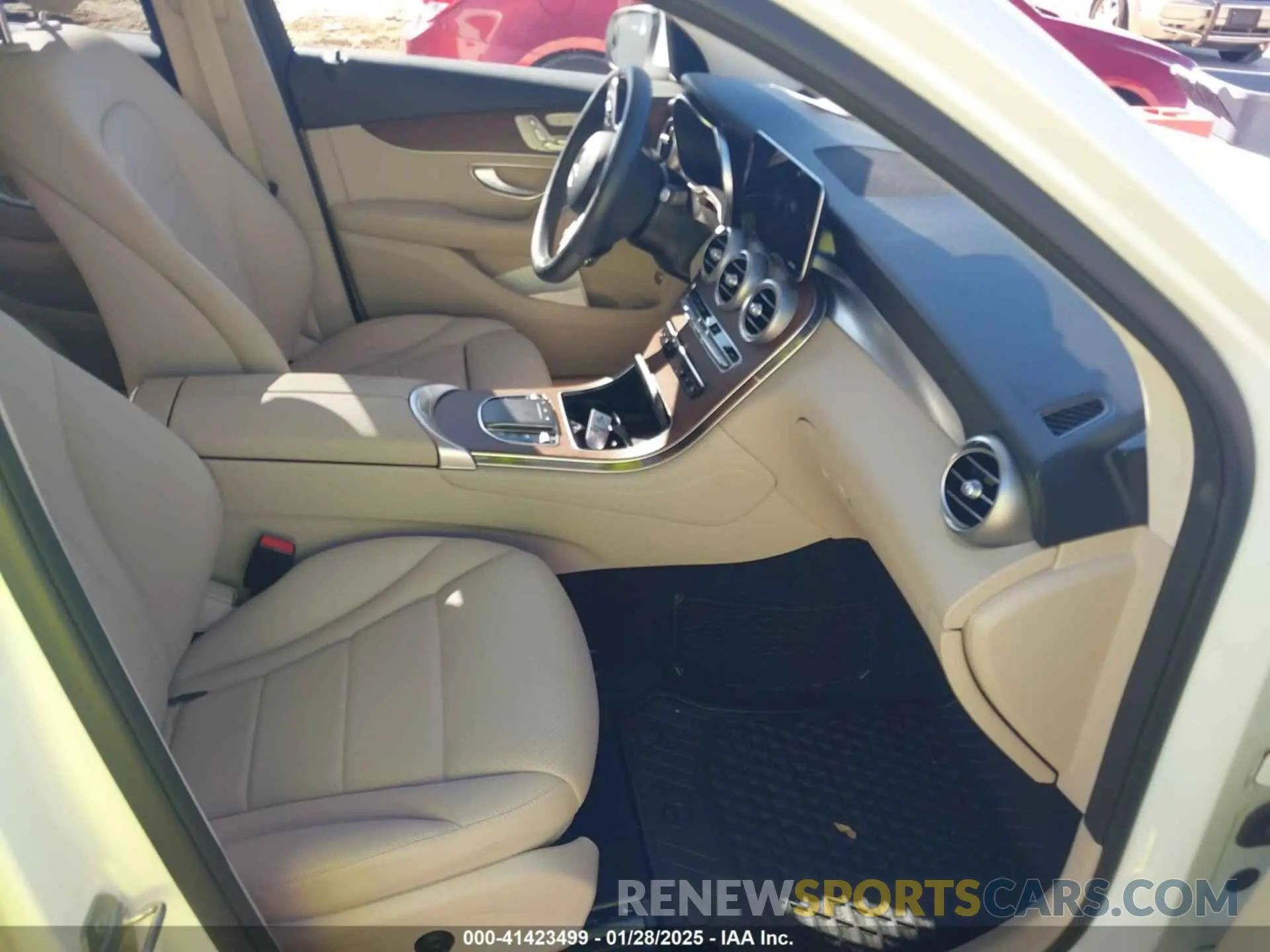 5 Photograph of a damaged car W1N0G8EB8LF763740 MERCEDES-BENZ GLC 300 2020