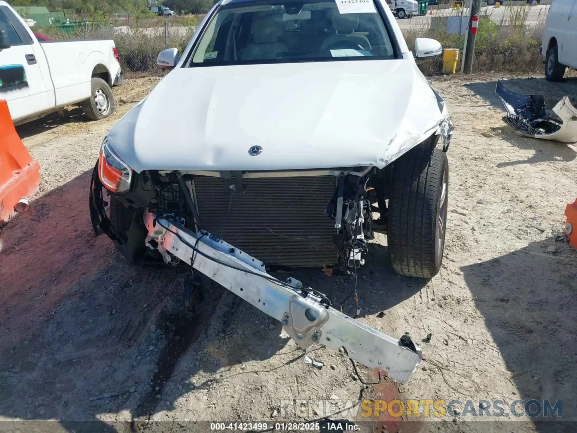 6 Photograph of a damaged car W1N0G8EB8LF763740 MERCEDES-BENZ GLC 300 2020