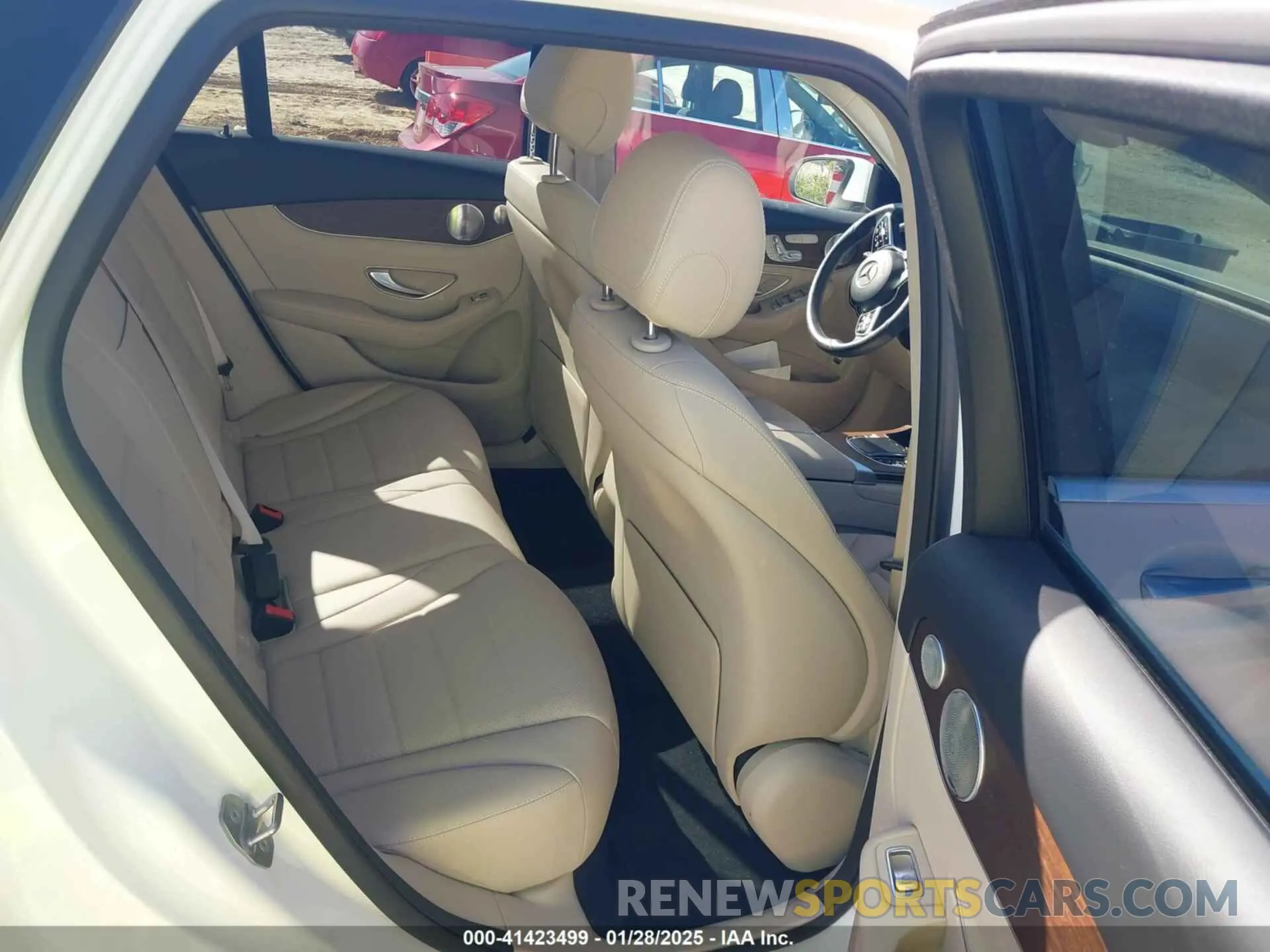 8 Photograph of a damaged car W1N0G8EB8LF763740 MERCEDES-BENZ GLC 300 2020