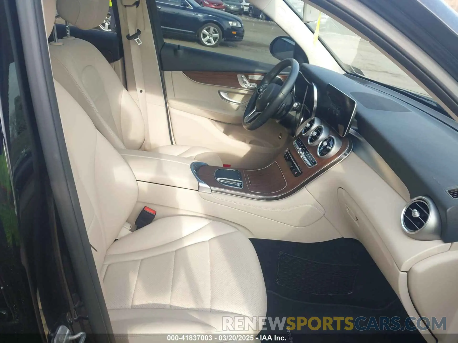 5 Photograph of a damaged car W1N0G8EB8LF815416 MERCEDES-BENZ GLC 300 2020