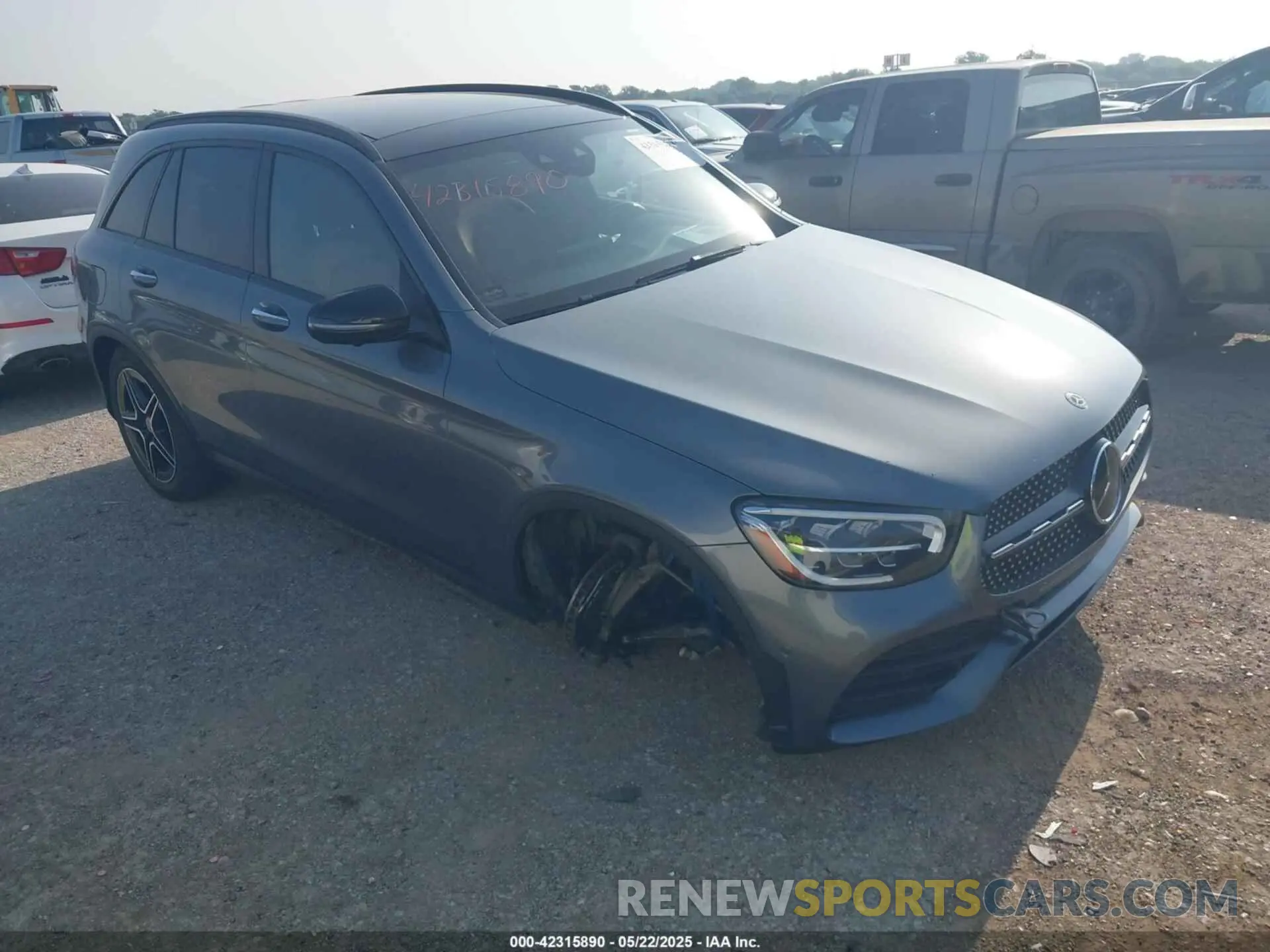 1 Photograph of a damaged car W1N0G8EB8LF845533 MERCEDES-BENZ GLC 300 2020