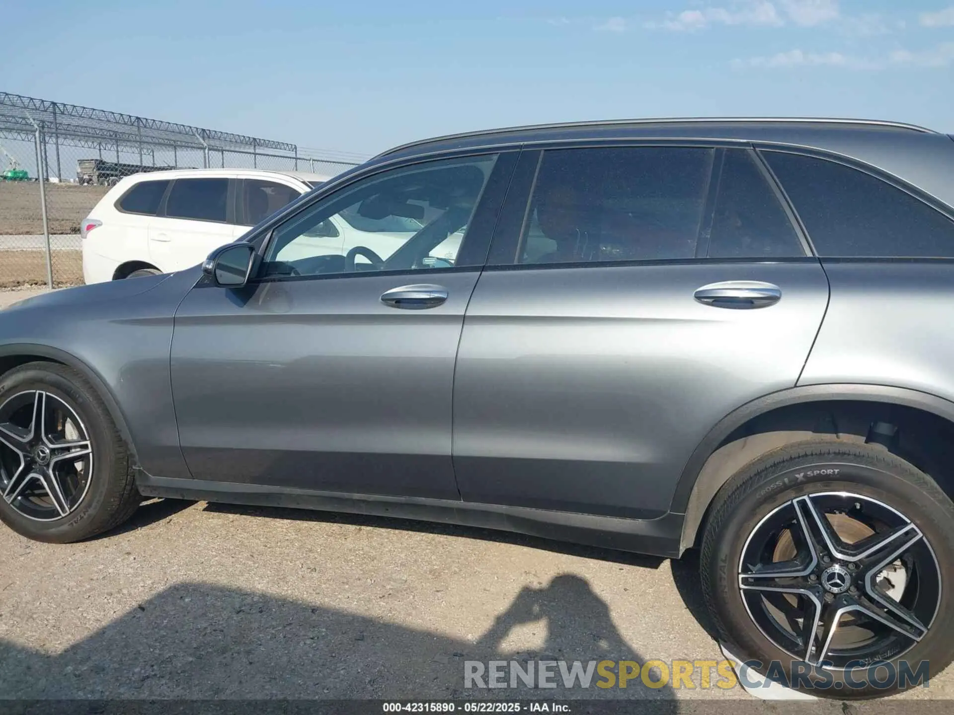 14 Photograph of a damaged car W1N0G8EB8LF845533 MERCEDES-BENZ GLC 300 2020