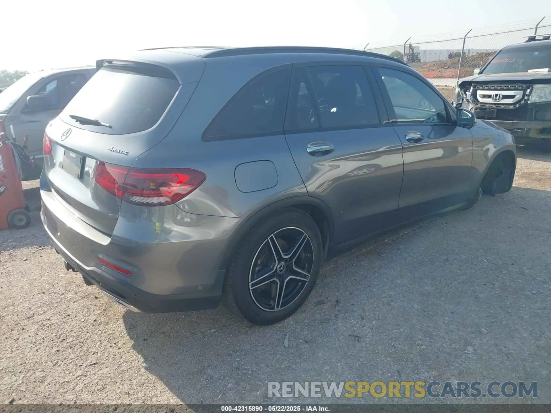 4 Photograph of a damaged car W1N0G8EB8LF845533 MERCEDES-BENZ GLC 300 2020