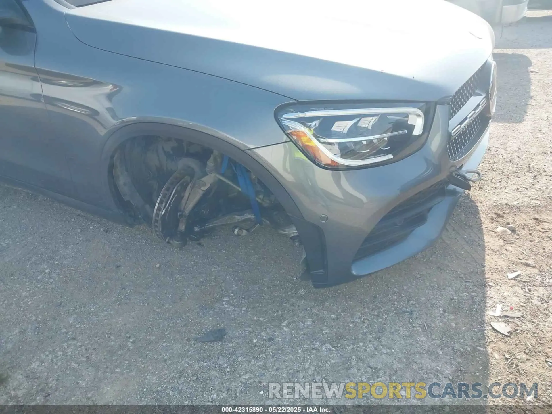 6 Photograph of a damaged car W1N0G8EB8LF845533 MERCEDES-BENZ GLC 300 2020