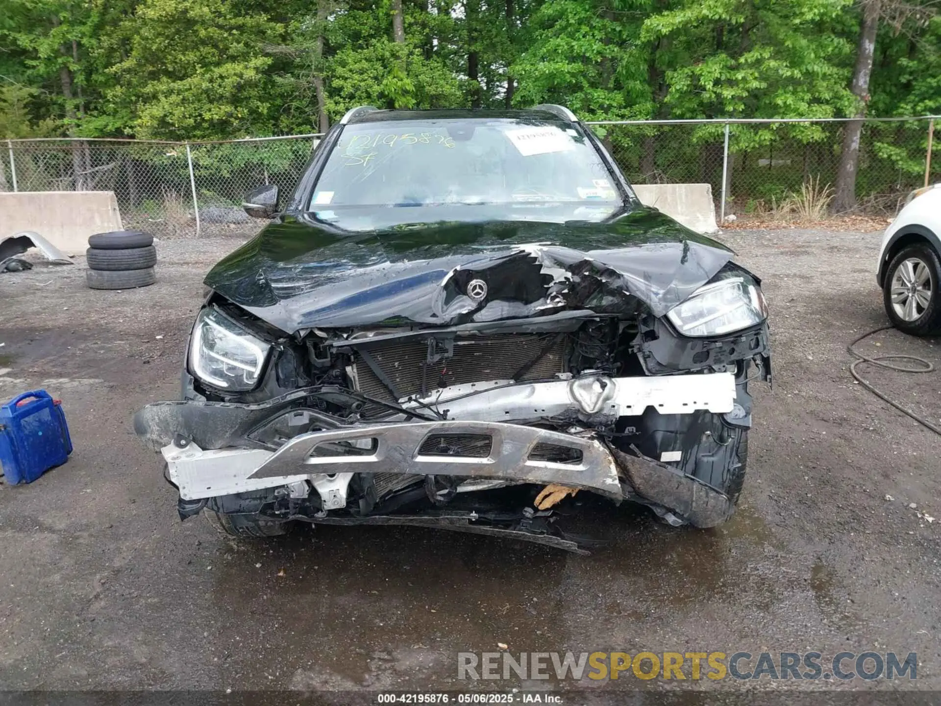 12 Photograph of a damaged car W1N0G8EB9LF817921 MERCEDES-BENZ GLC 300 2020
