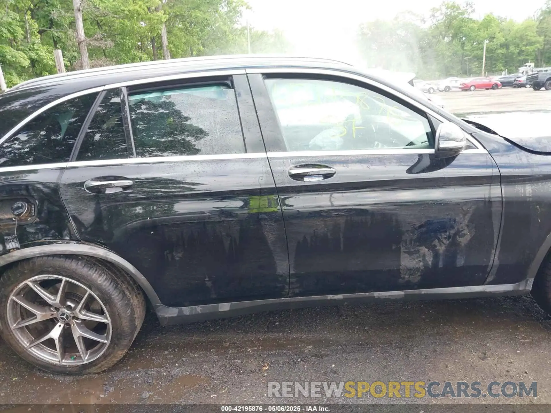 13 Photograph of a damaged car W1N0G8EB9LF817921 MERCEDES-BENZ GLC 300 2020