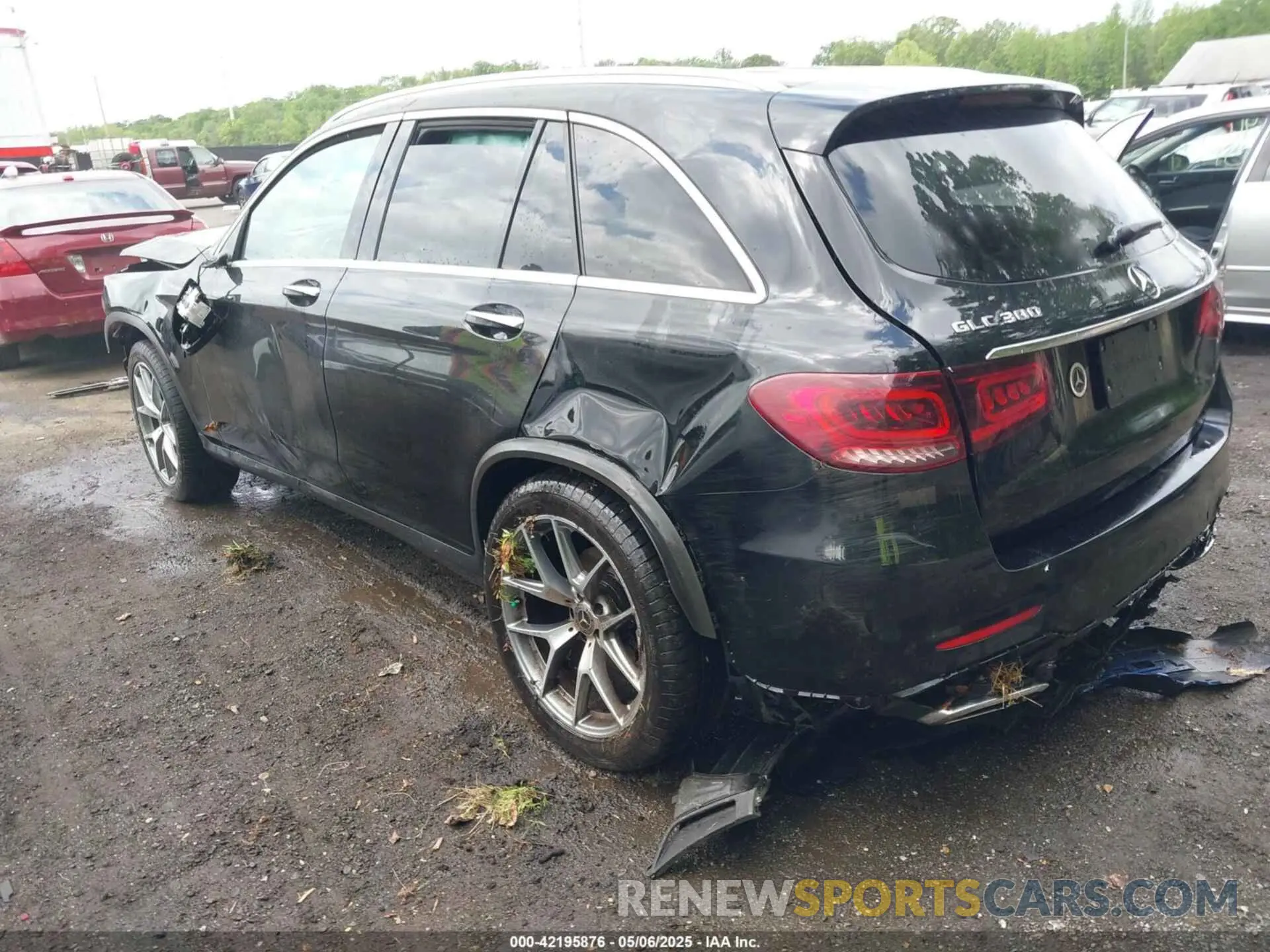 3 Photograph of a damaged car W1N0G8EB9LF817921 MERCEDES-BENZ GLC 300 2020