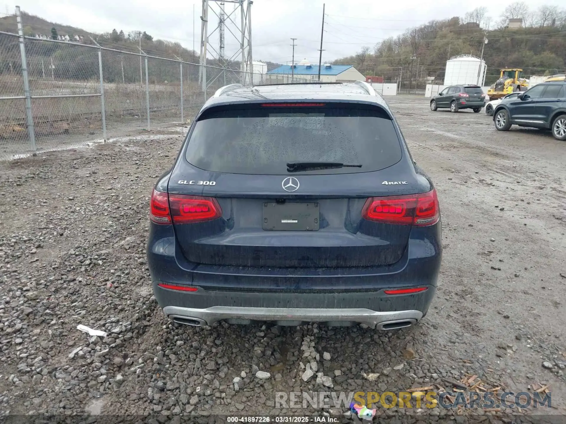 17 Photograph of a damaged car W1N0G8EBXLF774643 MERCEDES-BENZ GLC 300 2020