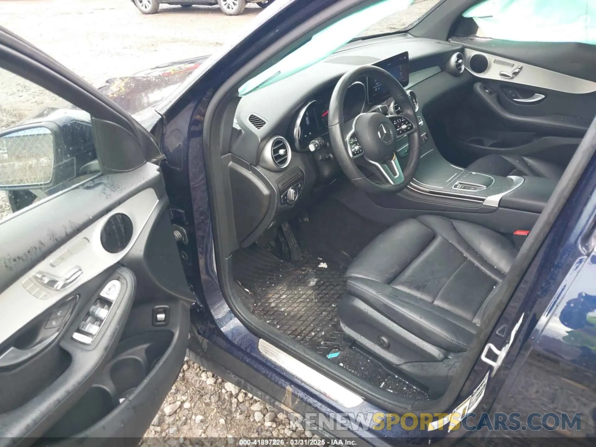 5 Photograph of a damaged car W1N0G8EBXLF774643 MERCEDES-BENZ GLC 300 2020