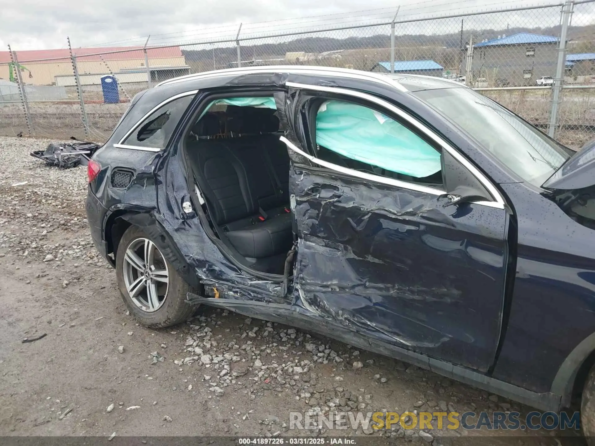 6 Photograph of a damaged car W1N0G8EBXLF774643 MERCEDES-BENZ GLC 300 2020