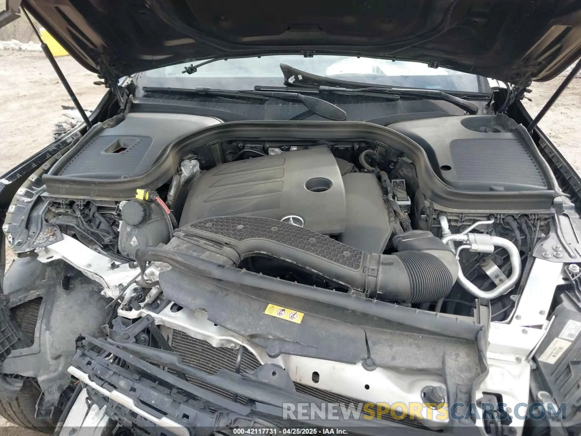 10 Photograph of a damaged car W1N0G8EBXLF853441 MERCEDES-BENZ GLC 300 2020
