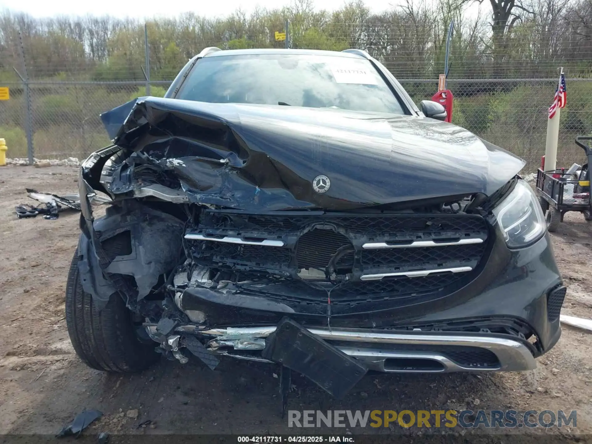 13 Photograph of a damaged car W1N0G8EBXLF853441 MERCEDES-BENZ GLC 300 2020