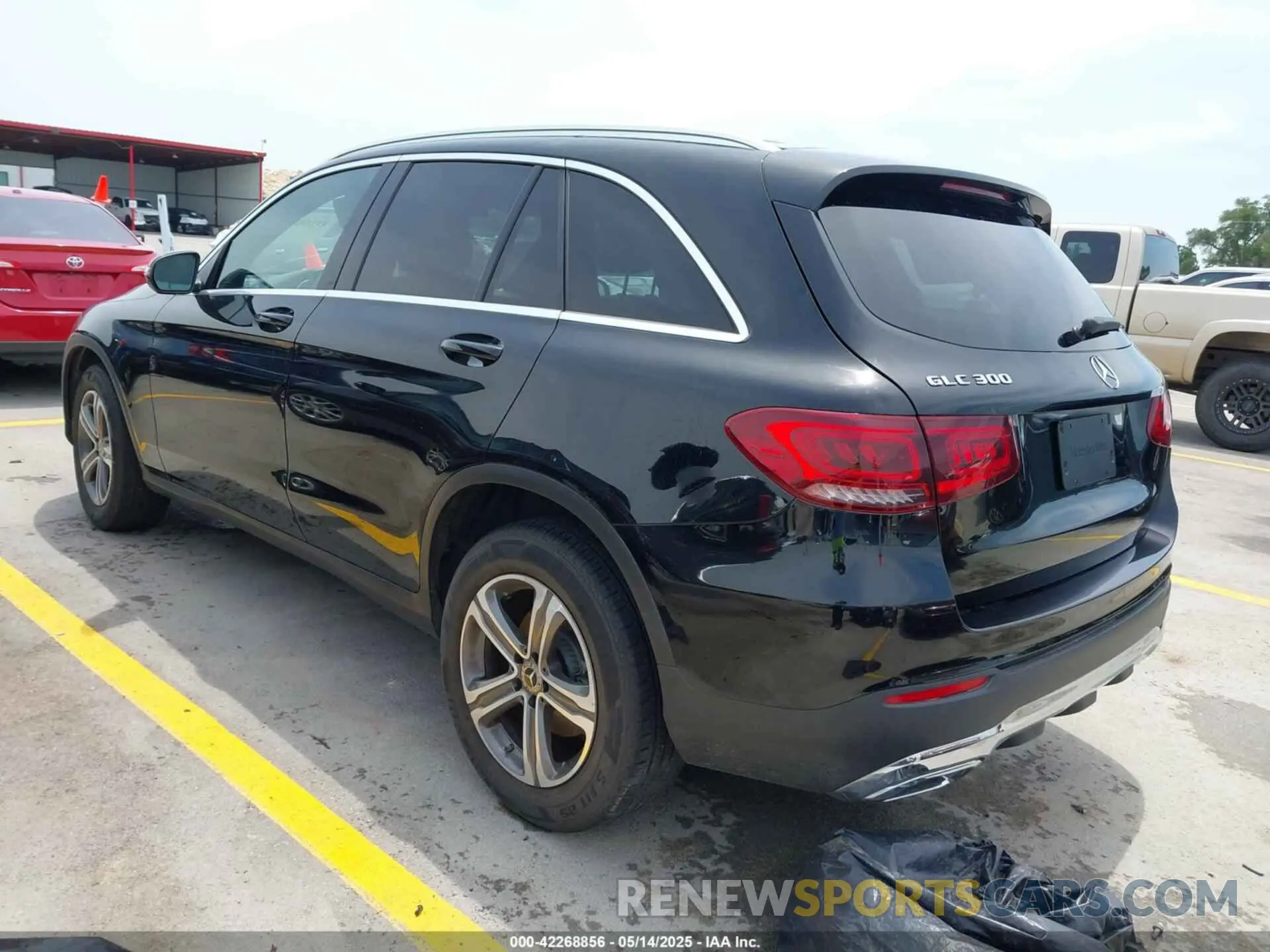 3 Photograph of a damaged car WDC0G8DB0LF688020 MERCEDES-BENZ GLC 300 2020