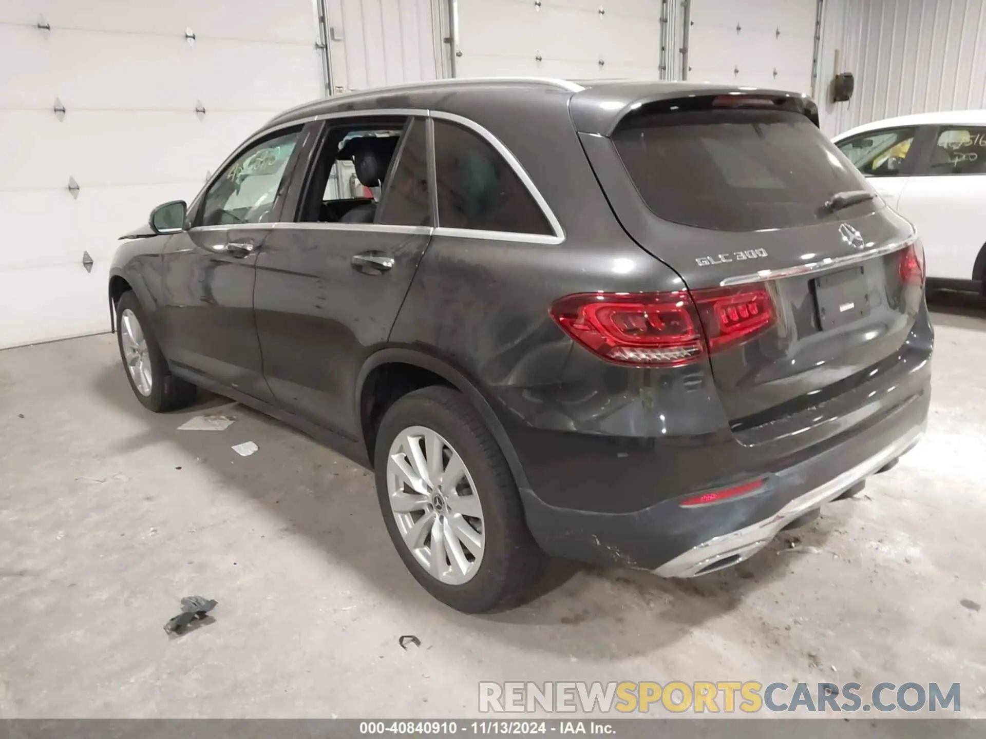 3 Photograph of a damaged car WDC0G8DB1LF700305 MERCEDES-BENZ GLC 300 2020